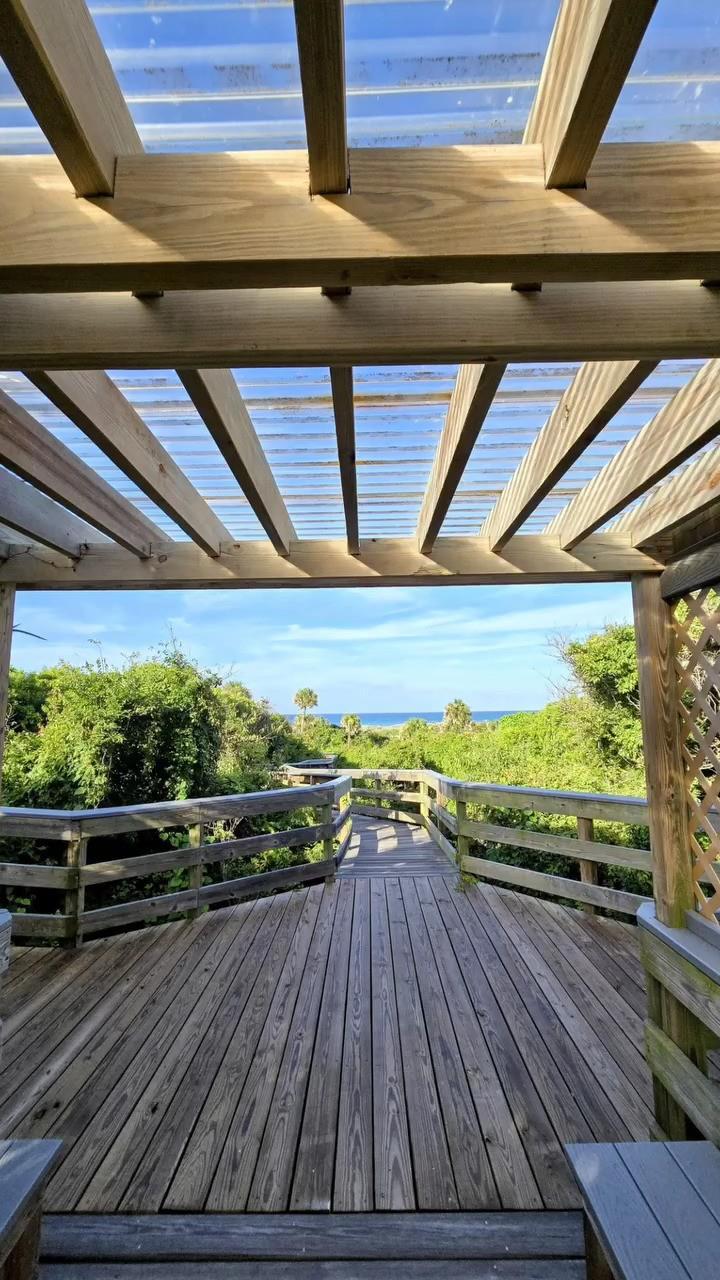 Add Turtle Mound to your NSB bucket list! 🐢✨ This prehistoric gem, rising 50 feet high in the Canaveral National Seashore, is one of Florida’s largest shell middens and a must-see for history lovers and adventurers alike.
.
📹 @anitawaters1017