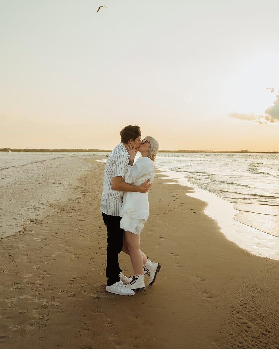 💍 Dreaming of saying “I do” with the ocean as your backdrop? The New Smyrna Beach Area is as “wedding friendly” as it gets! 🌴 No special permits or licenses are needed for beach wedding parties of 50 or fewer—just give beach patrol a quick courtesy call. ☎️✨Link in our bio.
.
📷 hannaarenee_
 #LoveNSB #LoveFL #FloridaBeaches #BeachWedding