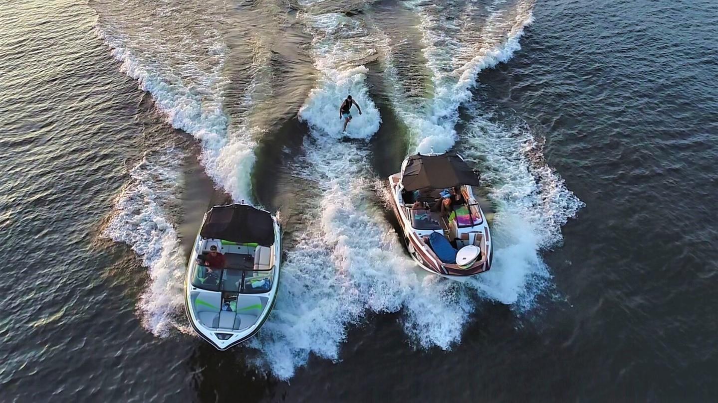 No matter your experience level, the WakeSurf NC expert team riders will have you surfing the wave before you know it 🏄 
Find out more 🌊 Link in bio
.
#DiscoverHalifaxNC #VisitNC #WakeBoarding
📷 : WakeSurf NC/FB