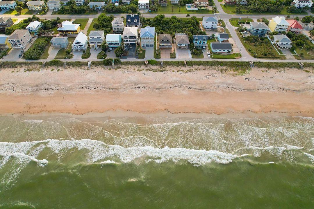 DYK? Bethune Beach stands out in the NSB area's history as it was the only beach in the first half of the 20th century that African Americans were permitted to use. It is named after Dr. Mary McLeod Bethune, educator and founder of Bethune-Cookman College in nearby Daytona Beach.
#LoveNSB #LoveFL #NSBHistory
📷: @nsb_curls