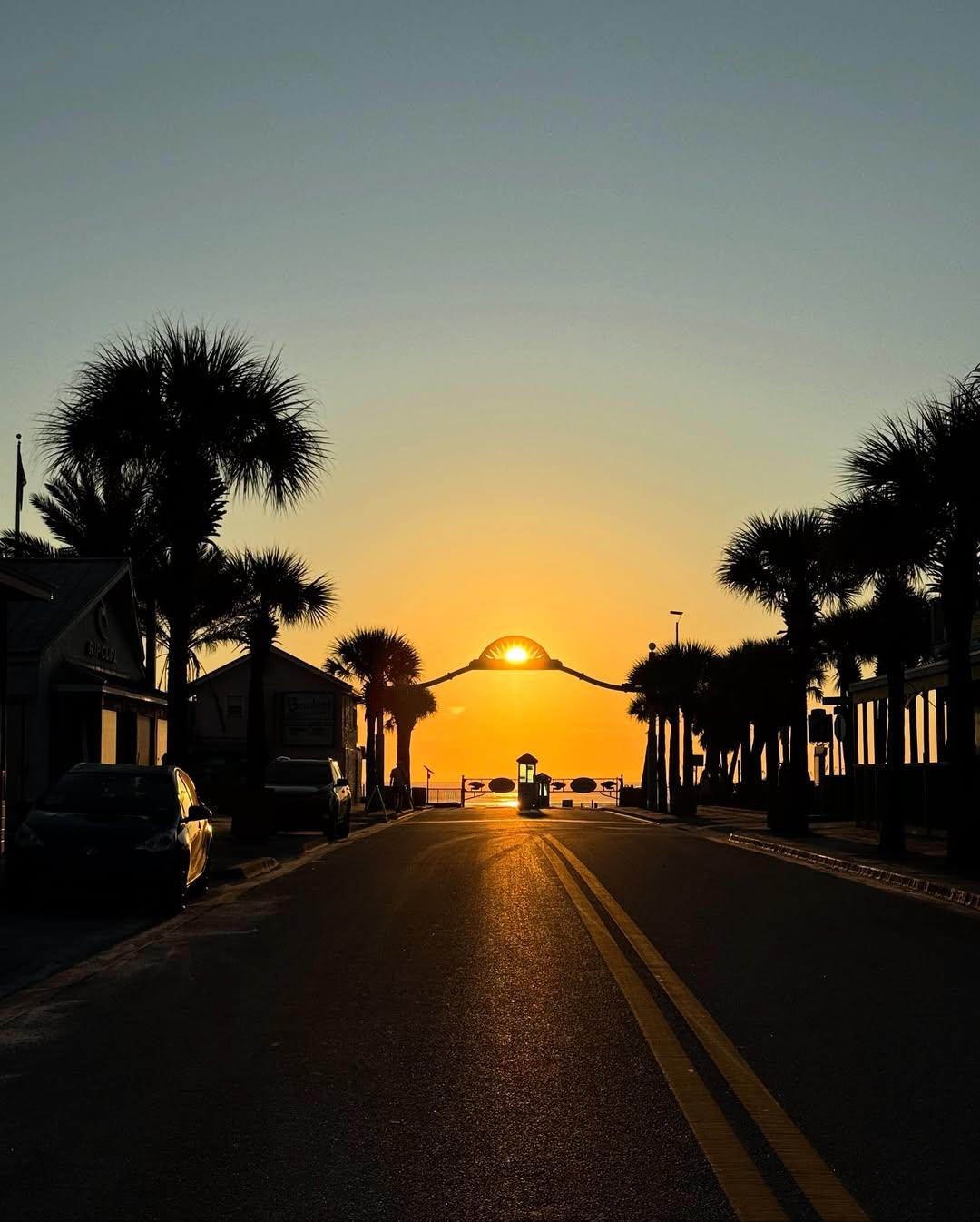 NSB Area Photo Challenge: Capture the sun peeking thru the Flagler Avenue sun sign ☀️ Thanks for the inspiration, @keepnsbclean!

#LoveNSB #LoveFL #FloridaBeaches