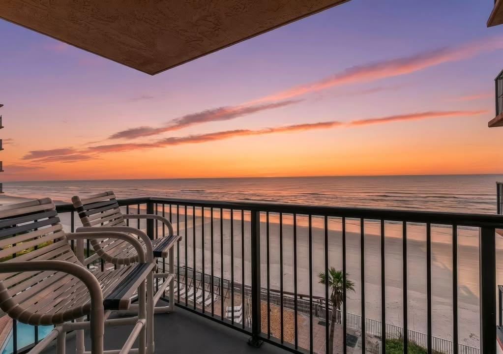 Unwind, save, and stay in style with @GreatOceanCondos! 

Experience the unmatched value of NSB vacation rentals where beachside living meets the comforts of home. From full kitchens to private balconies, pools, and more, your perfect getaway awaits. 🏡☀️🏖️ 

Book your slice of paradise today! 

📷 Great Ocean Condos/FB
#LoveNSB #LoveFL #FloridaBeaches