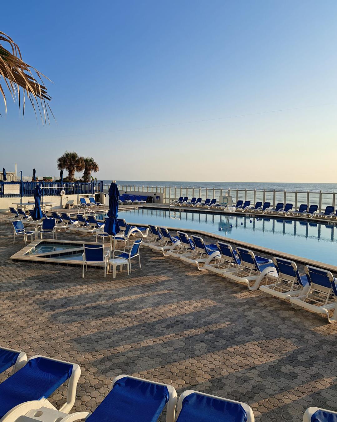 Escape to paradise at The Islander Beach Resort! 🌴🌊 This oceanfront resort offers charming units with stunning views and fully equipped kitchens. Enjoy nearby shopping, dining, fishing, and Central Florida's top attractions—all within an hour's drive. Book your stay and experience the best of seaside living! 🏖️ Link in our bio.

📷 Islander Beach Resort/FB
 #LoveNSB #LoveFL