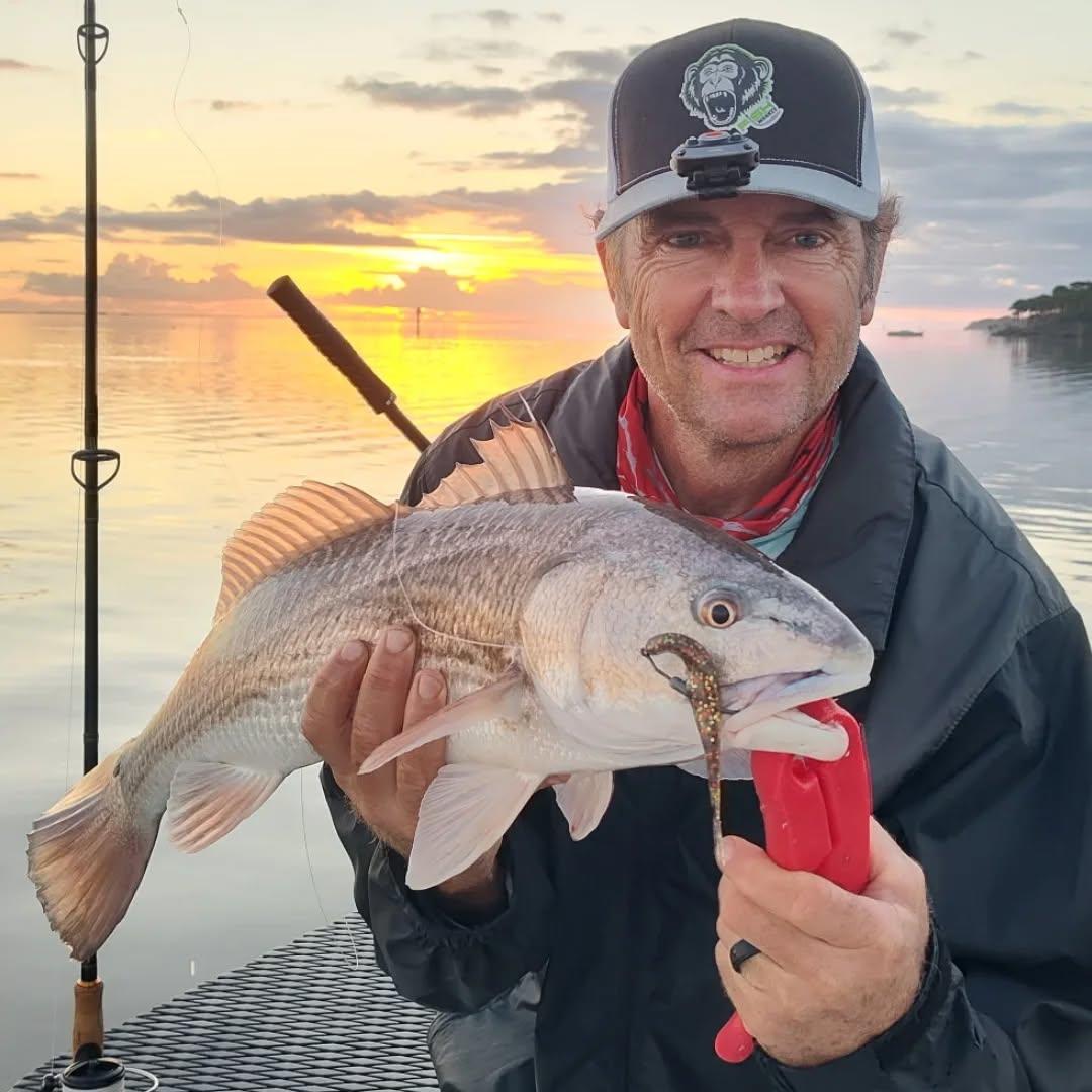 Great day chasing reds & trout with DOA soft plastics in the Mosquito Lagoon with Rich Lovas. Epic glass conditions with great sight fishing opportunities! Living my new RCI glasses. doa_fishing_lures fishmonkeygloves rcioptics strike_zone_melbourne daiwausa minnkotamotors #mosquitolagoonfishing #spacecoastfishing