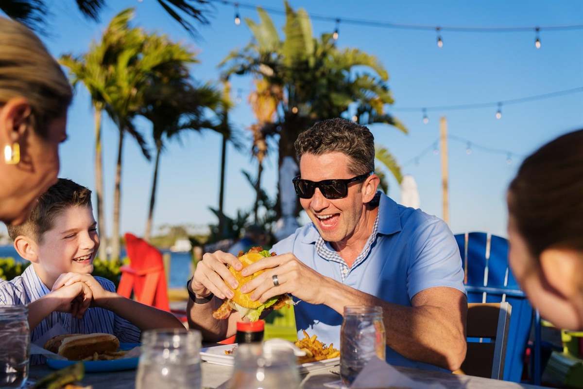 Bring your dad to the NSB Area and create family memories this Father's Day 🧑‍🧑‍🧒‍🧒 Head to our bio link for some beach day tips to make the most of your time! 

 #LoveNSB #LoveFL #FloridaBeaches #FathersDay
