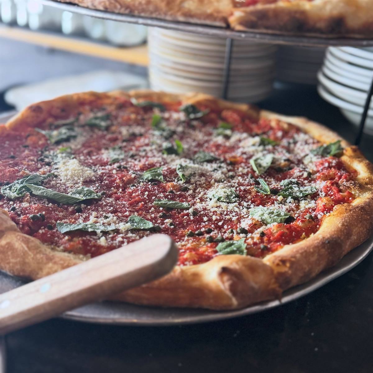 🌿Tomato Pie | Capers | Garlic | Basil | Olive Oil

Happy hour 3-5

#prima