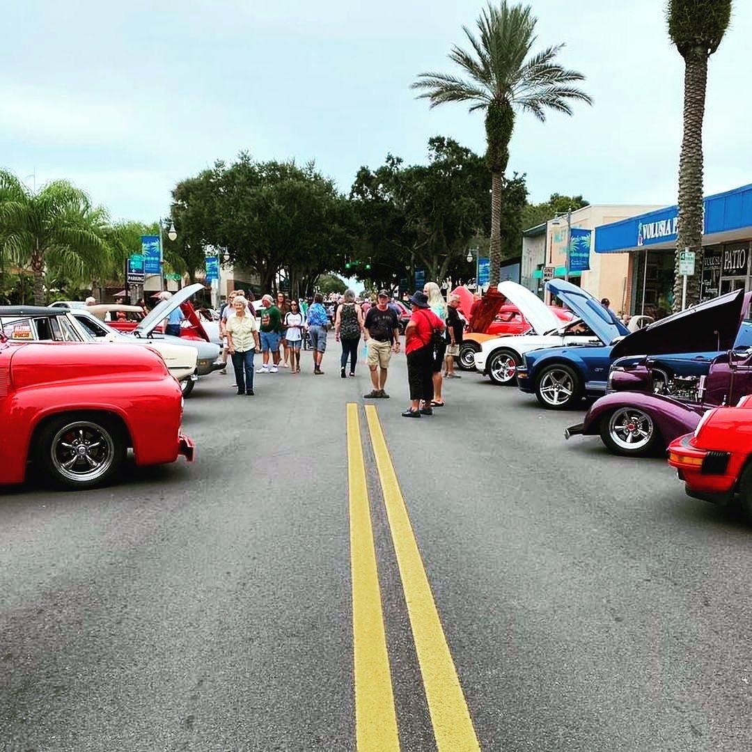 THIS SATURDAY: Cruise on over to Historic Canal Street for the Canal Street Classic Cruise Car Show 🚗🚗🚗 
Info/Hours link in bio.
#LoveNSB #LoveFL
📷: canal_street_nsb/Instagram