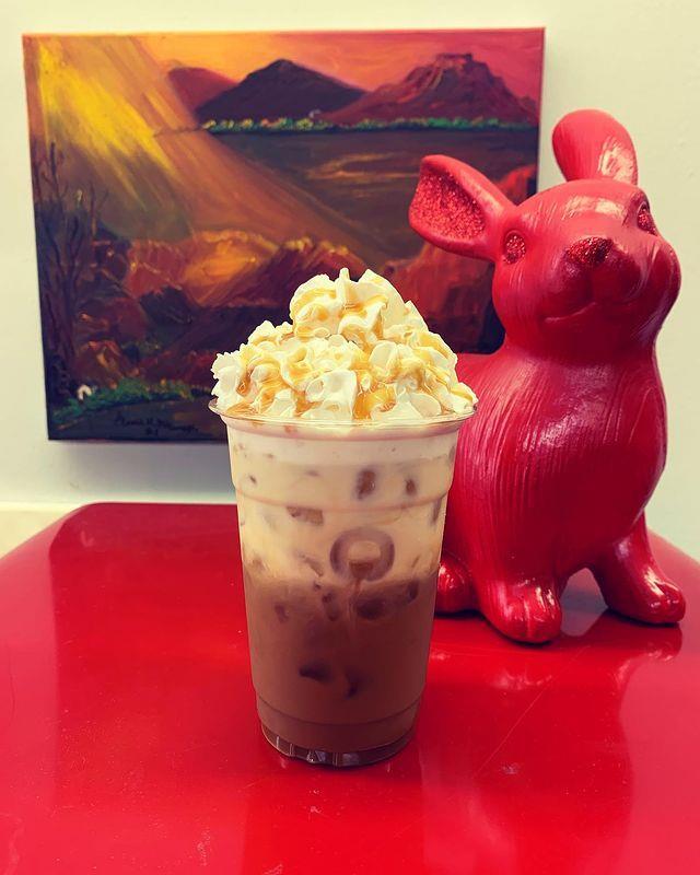 Hop on over to @redrabbitcoffeeus in Roanoke Rapids or Halifax for a Campfire Latte (A mix of Toasted Marshmallow & S'mores) 🔥 ☕ 
👉 Location/Menu: https://bit.ly/3UlAntT 
.
📷: @redrabbitcoffeeus
#DiscoverHalifaxNC #VisitNC