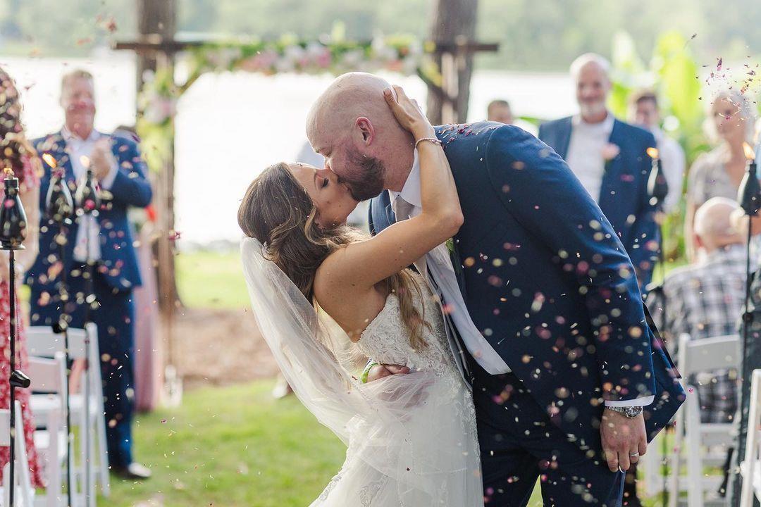 Wedding Plans? Consider Halifax County for your special day.💍 
See link in bio.
📷: @weddingrentalsnc via @shelbydickinsonphoto
#DiscoverHalifaxNC #VisitNC
