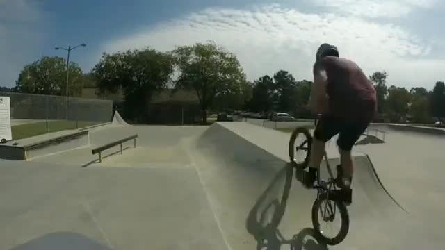 Trick day Tuesday, anyone? @northcarolinabmx shares, "This small park in Roanoke Rapid"s has a lot of cool things in it for such a small area, it was really fun to finally check it out." 
.
.
📸: @northcarolinabmx
#DiscoverHalifaxNC #VisitNC #LoveNC #ExploreNC