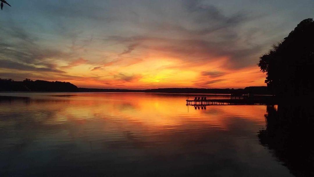 #ScenicSunday inspiration from Lake Gaston 🧡 
.
📷 @crystaldickensrealtor
#DiscoverHalifaxNC #VisitNC #VisitHalifaxNC