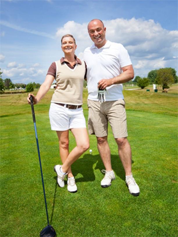 Tee off in paradise 🏌️ With numerous courses to choose from in the NSB Area, golfers will find the perfect set of greens for putting away the day. Check out the link in our bio.

📹 @munilord_ at New Smyrna Beach Golf Club