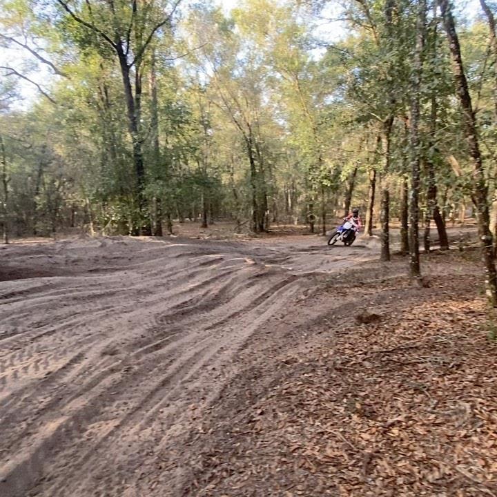 First official day on the 250!!! 🎥-aldredge_809 •
•
kangracing monsterarmy bell_powersports  workswheelsandmods brappstraps worldgymwaldorf mrkelseydaone nfluhart nogueras210 cortnogueras kenlaurie226 #croom #monsterarmy #motocross #sand