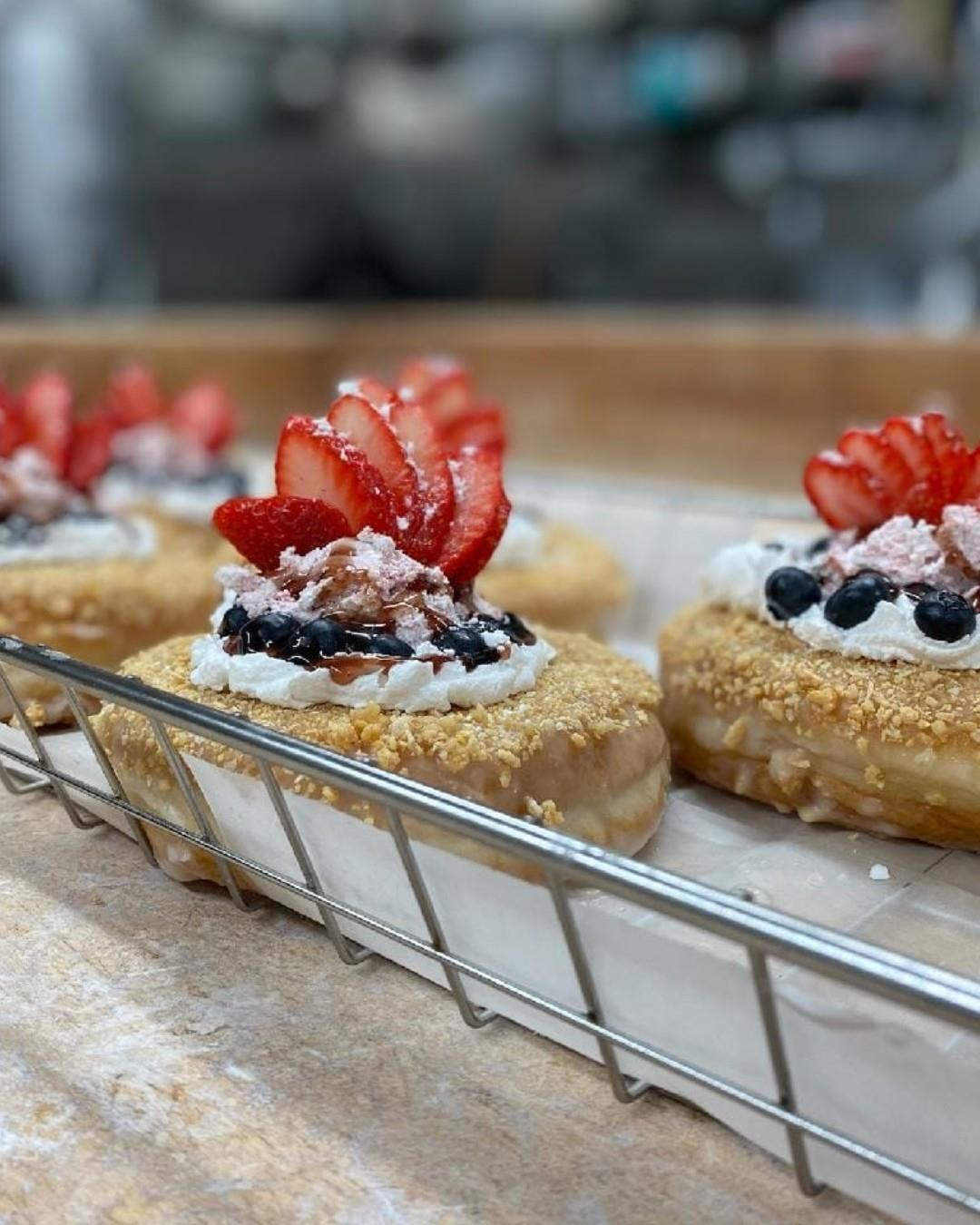 Happy #NationalDonutDay! Let us know your favorite spot for these delicious treats on Florida's Adventure Coast! 🍩 💙 

Local Favorite Donut Spots:
📸 #1 DoughJ’s Chicken & Donuts - 720 S Broad Street Brooksville, FL
📸 #2 @787houseofsugar - 2113 Mariner Blvd., Spring Hill, FL
📸 #3 Main Street Bakery - 17375 Spring Hill Dr., Brooksville, FL