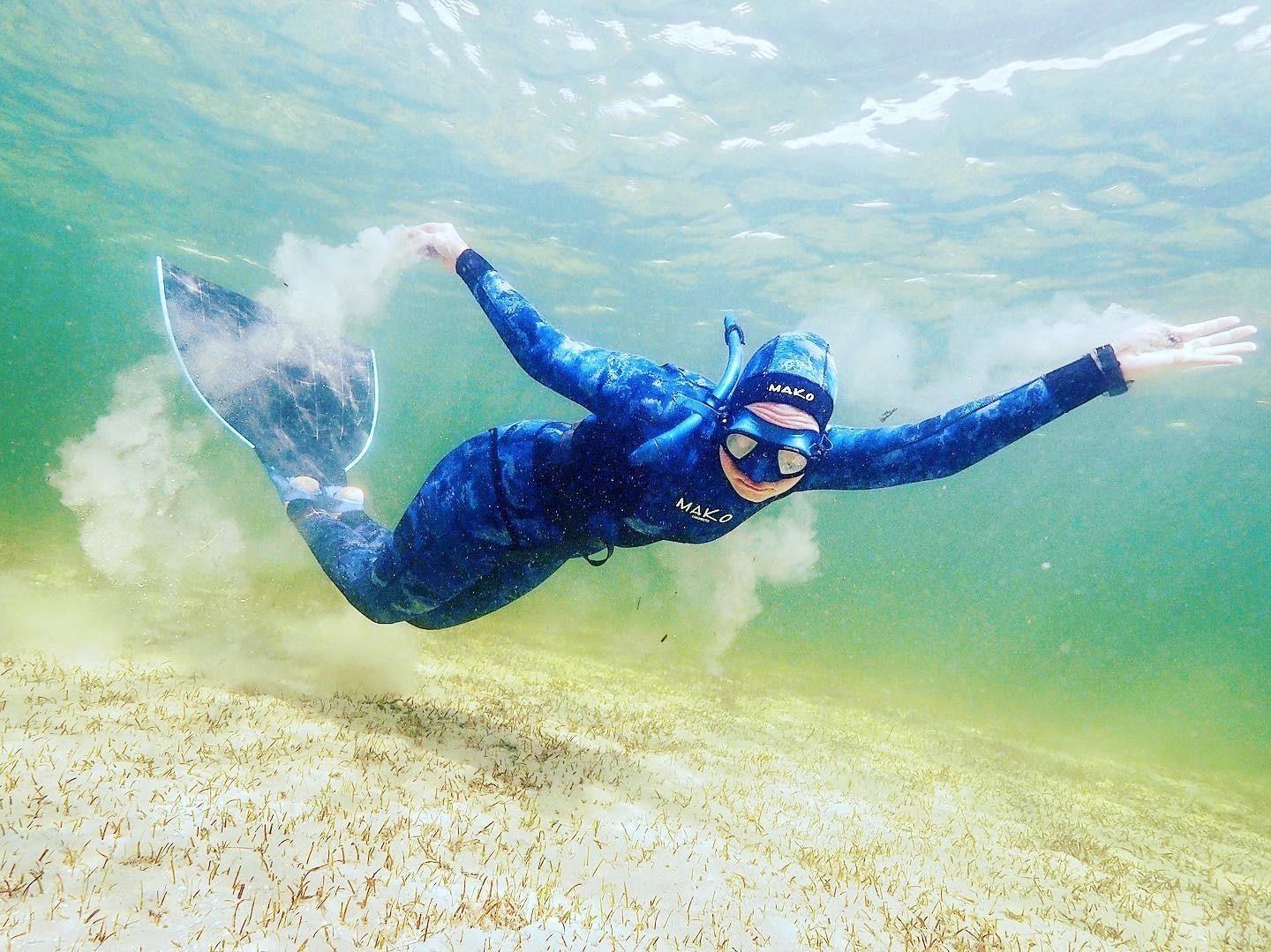 "Sometimes you have to take a break from the deep drops and play in the shallows."⁠
⁠
📸: @briankellyart⁠
⁠
⁠
⁠
.⁠
.⁠
.⁠
#fladventurecoast #florida #freediving  #diving #adventure #dive #flsaltlife #floridalife #tampa #saltlife #lovefl #sunshinestate #visitflorida #tampabay #hernandobeachflats #hernandocounty #centralflorida #gulfofmexico