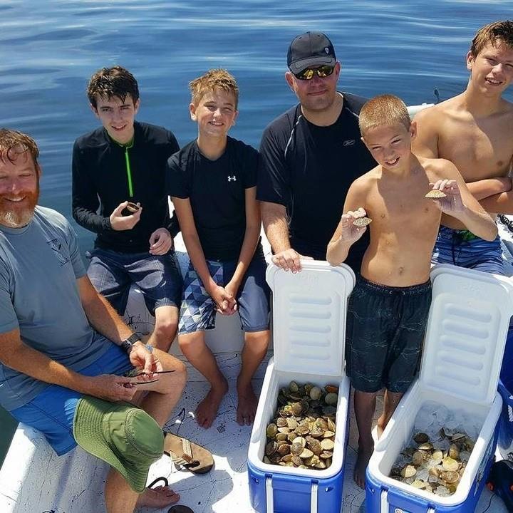 Besides summer sport and sizzling sautéed suppertimes, there are some interesting things about Florida Bay Scallops that you may not realize. Learn how these bivalved move around in the water and tips for finding them with in our most recent story (link in bio). 

Better catch them before it's too late! Scalloping Season lasts until Sept. 24th, 2020. 🌊

#FLAdventurecoast #brooksville #weekiwachee #hernandobeach #aripeka #scallops #scallopseason #scallopseason2020 #floridalife #flsaltlife #floridafishing #gulfofmexicofishing #floridasummer #summer2020