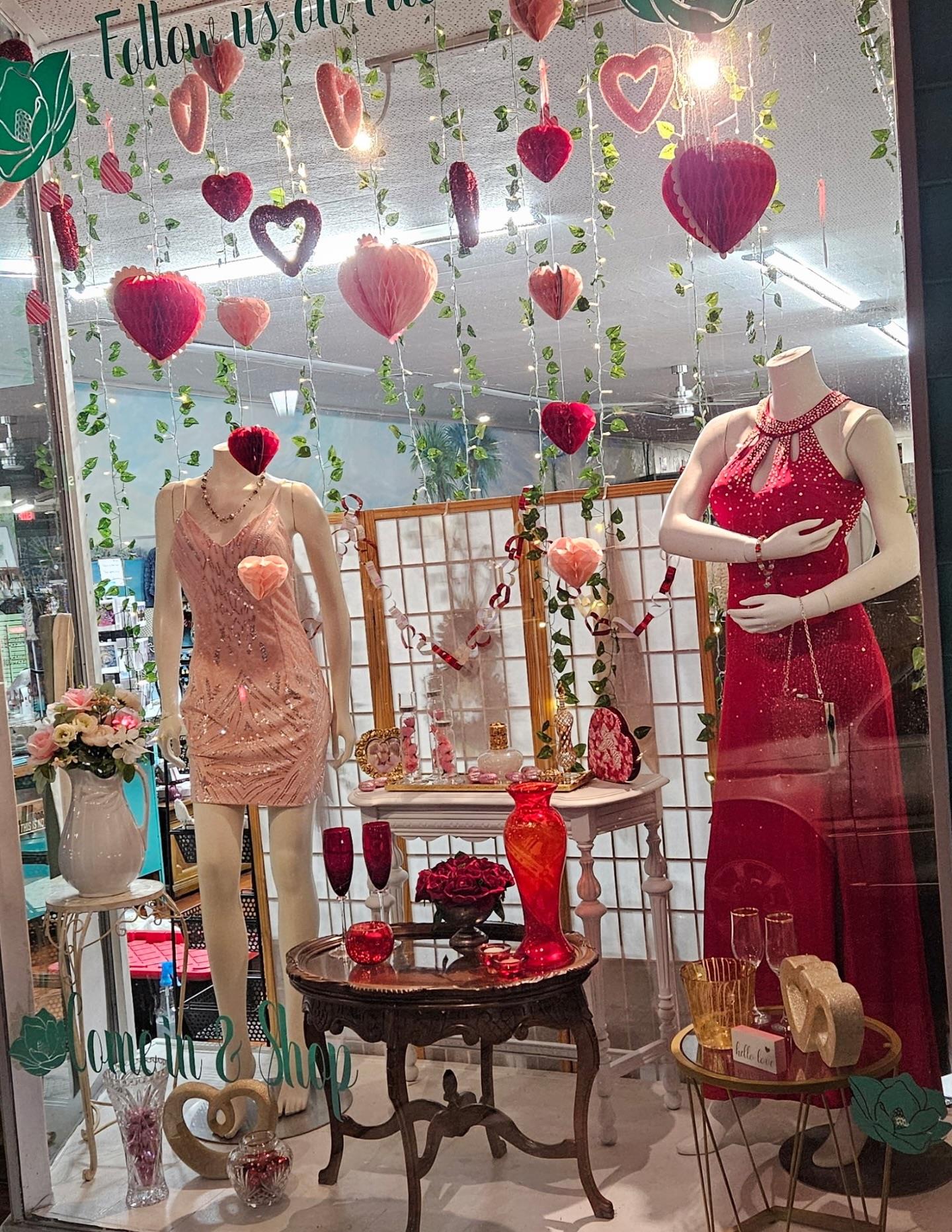 Love is in the air at Brooksville Unique Boutique! 💗❤️💕

Whether you're looking for something to wear for your Valentine's Day date or Girls Night Out, or if you're wanting to buy something special for a loved one - our boutique is a great place for this season of LOVE!