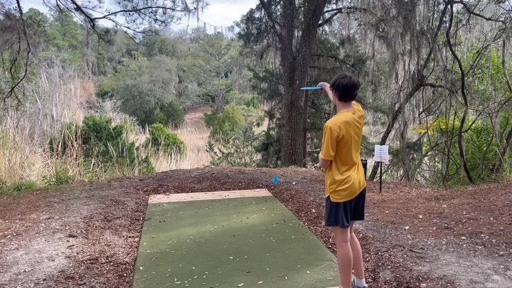 Today I went down to olympusdgc in Brooksville, Florida. I shot 1 down with 6 birdies, 7 pars and 5 bogeys playing from short pads. The elevation made it very different from my normal rounds. I missed a lot of my up shots but I made a couple of long putts to make up for it. All together it was a fun round at a beautiful course.

#olympusdgc #birdie #discgolf #discraft #trashpandadiscgolf