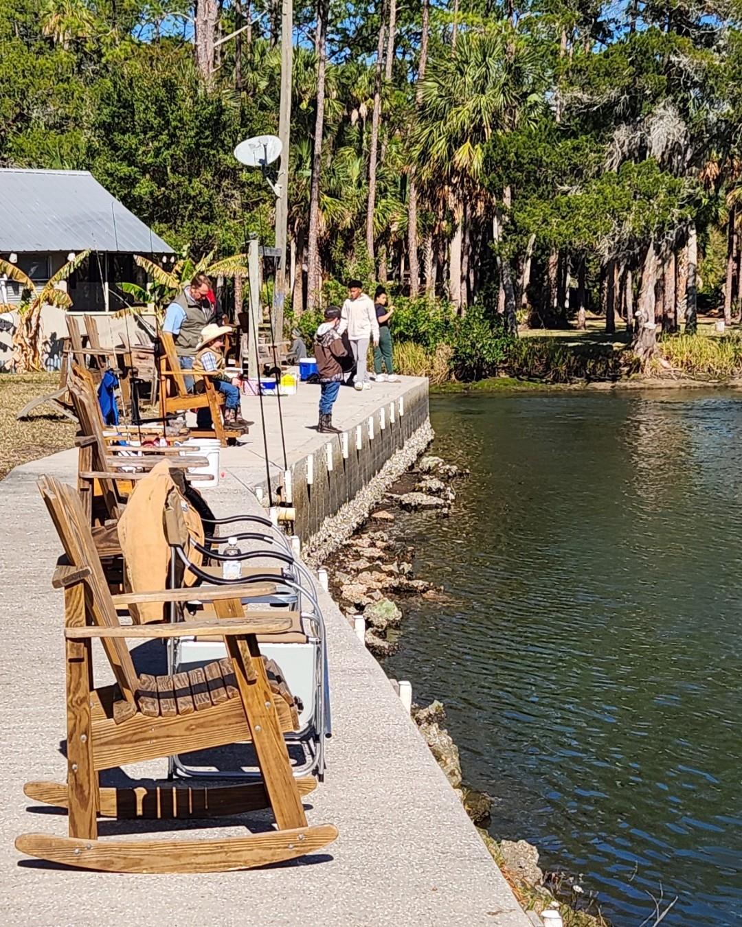It’s a beautiful day to fish here at Mary’s! 🐟 The weather is finally warming back up, and this weekend is looking perfect. 🌞 Book a weekend getaway with us and enjoy the best of the Mudd River! 

Call today to secure your spot: (352) 597-3474. 

#MarysFishCamp #FloridaFishing #MuddRiver