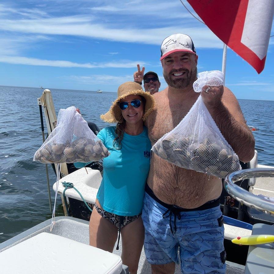 Filling bags of scallops is how we do!
.
.
.
#scallops #southernslamoutfitters #shellfish #seafood #summer #florida #floridafishing #snorkeling #bunnyears #powerpole #mercury #simrad #diveflag