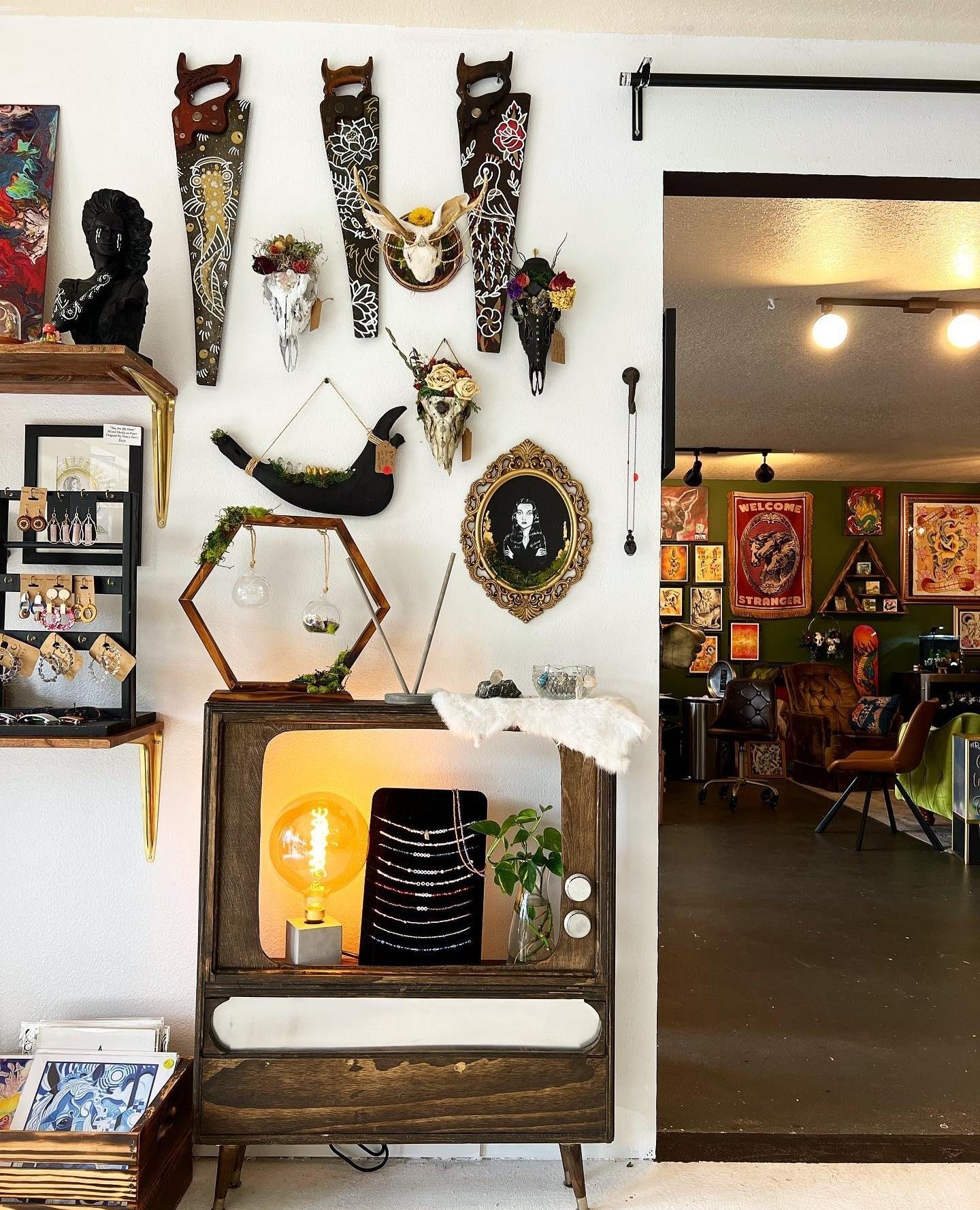 "A social club, where art speaks" 🎨🍃⁠
⁠
Located near downtown Brooksville, the Rusted Jade is an inspiring shop filled with amazing works by local artists, a tattoo parlor, and a great place to learn a new craft or medium! ⁠
⁠
You'll find lots of unique works for sale, from candles, bath and body items, to jewelry, oddities, plants (custom pots), wall/decor art, ornaments, handmade love notes/prayer cards, painted bookmarks, a variety of art prints, and more!⁠
⁠
View the gallery, get a tattoo, or simply hang out - on Wednesdays guests can either work or chill out for “Coffee in the Collective” with @cheoandfriends⁠
⁠
📷: @rustedjadeartcollective⁠
⁠
.⁠
#FLAdventureCoast #Brooksville #brooksvillefl #weekiwachee #hernandocounty #florida #artshop #floridaartist #plantshop #tampabayarea #brooksvilleflorida