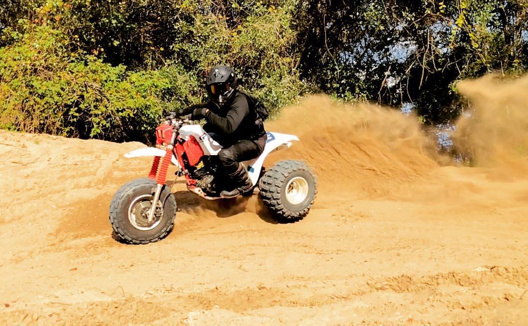 Reminiscent 💯 #3wheeler #likefatherlikeson #honda350x #fullthrottle #honda250r #honda200x #croom #atv #dirtbike #trailriding #sendit #saturdaysfortheboys #antiqueride  #classic