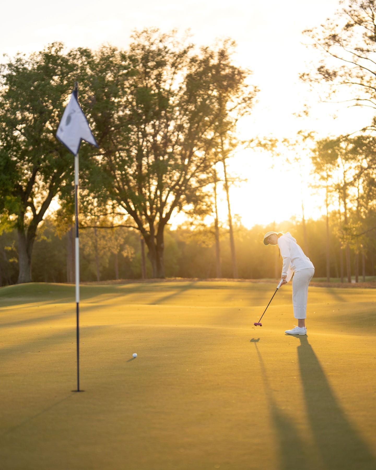 POV: You meet your caddie on the first tee at Karoo just as the morning light hits perfect. A few birdies later, you’re at The Porch cold drink in hand, enjoying some woodfired pizza and southern barbecue. Then it’s back out for The Squeeze, chasing one more golden-hour swing across your final 10 holes. A day well spent at Cabot Citrus Farms 🍊⛳️✨