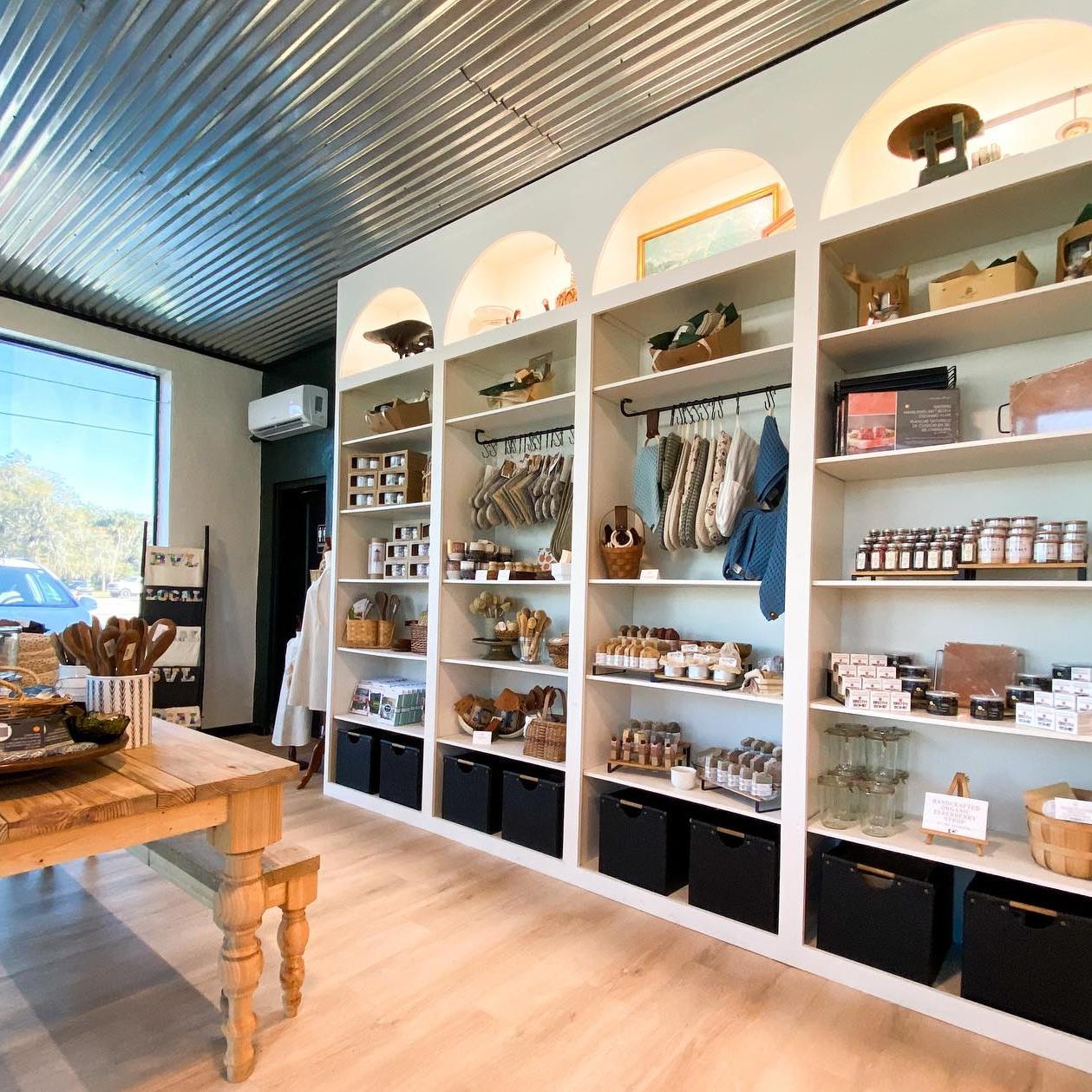 Planning to shop your heart out at the @fancyfleavintagemarket from 9am-4pm today? Don't forget to explore historic Brooksville's local restaurants and shops! 🍃🍊

Two new shops in downtown Brooksville are celebrating today:

🐮 @the_market_at_cfb: a local family owned boutique featuring local specialty gifts, part of Central Florida Beef at 605 East Jefferson Street.

☀️ @brooksvilleuniqueboutique: find one-of-a-kind gifts, home decor, clothing, jewelry and more at 5 North Main Street.

.

.

.
#FLAdventureCoast #hernandocounty #brooksville #weekiwachee #centralflorida #lovefl #floridatravel #vintage #shopflorida #wanderlust #floridaexplored