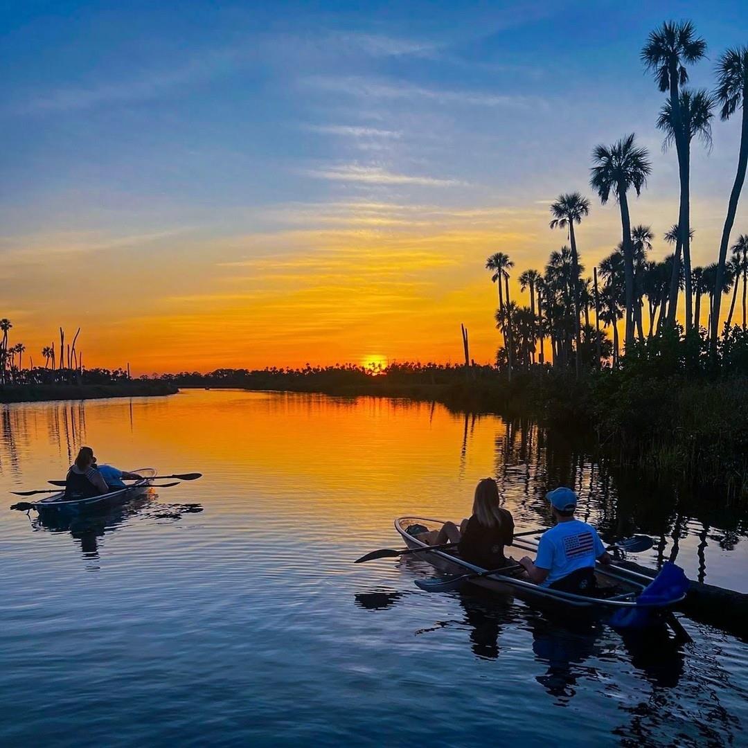 Chasing the sunset in paradise 🌅🌴⁠
⁠
📷 @getupandgoweekiwachee⁠
⁠
.⁠
.⁠
.⁠
#FLAdventureCoast #WeekiWachee #weekiwacheesprings #hernandocounty #florida #floridasunsets #getupandgokayaking #floridatravel #sunsetkayaking