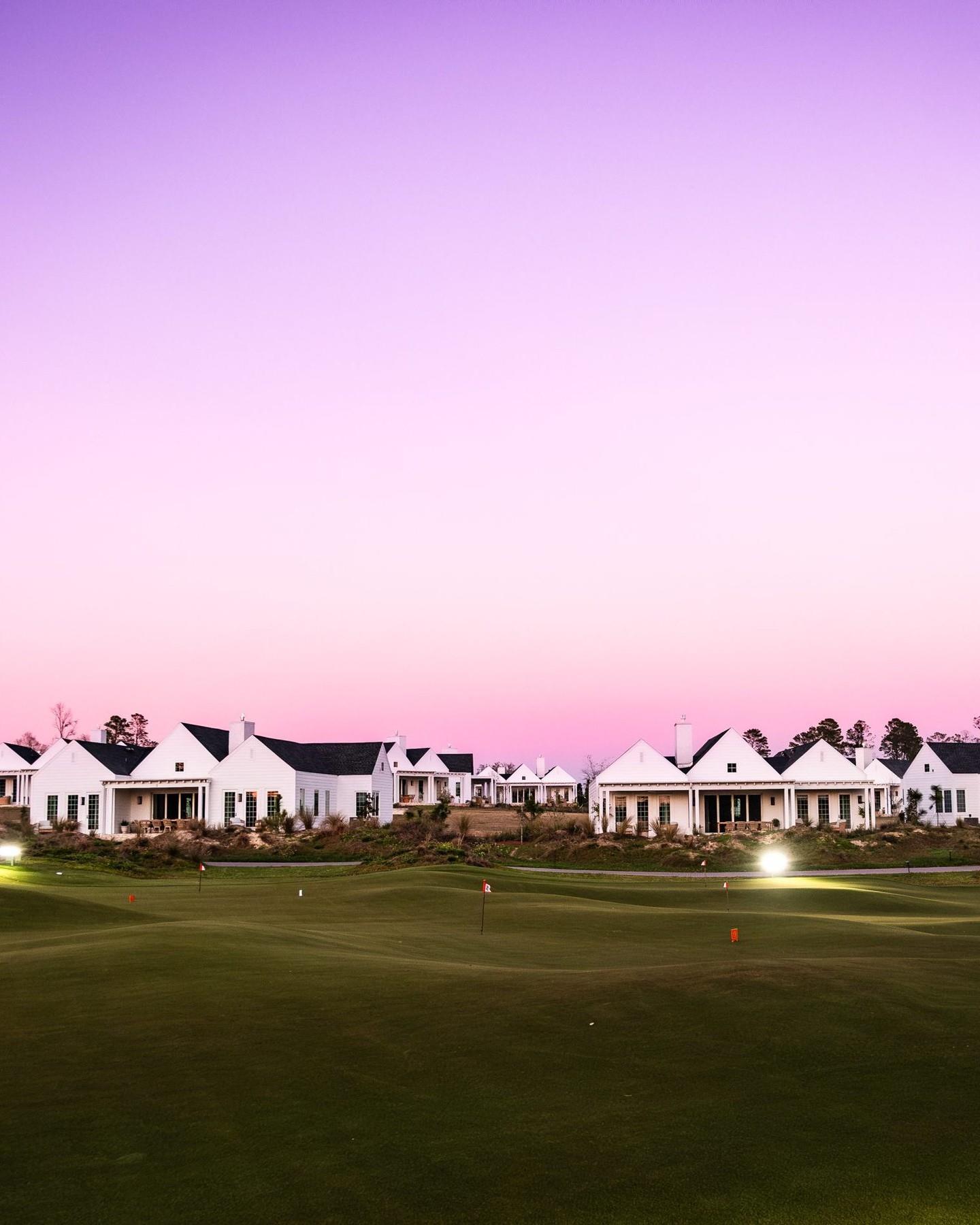 Wake up just steps from the action — the putting course, TrackMan range, The Squeeze, The Wedge, and The Porch. Our four-bedroom cottages are your perfect home base for everything Cabot Citrus Farms.