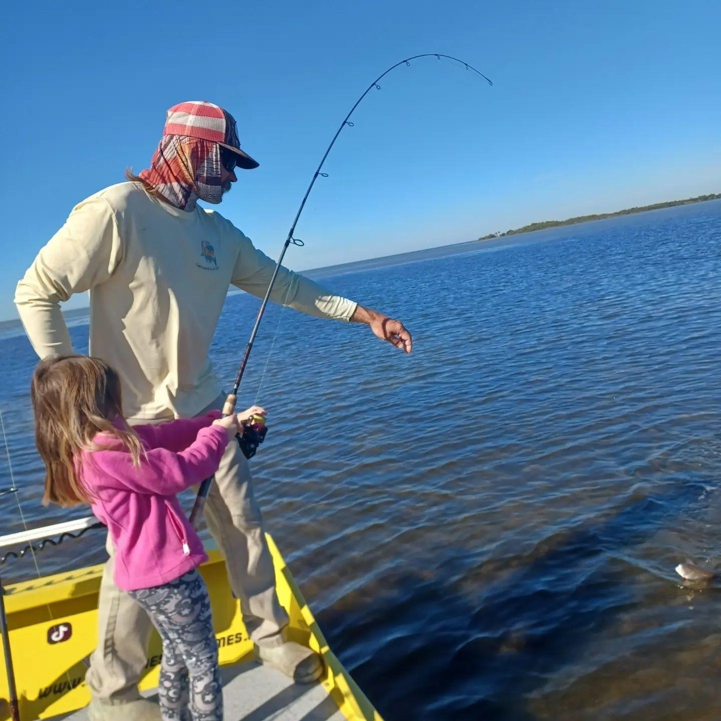 The best family memories are made on the water! 🎣🌊⁠
⁠
What's your favorite water activity in #HernandoBeach and #WeekiWachee?⁠
⁠
📷: @lightlinesgoodtimes