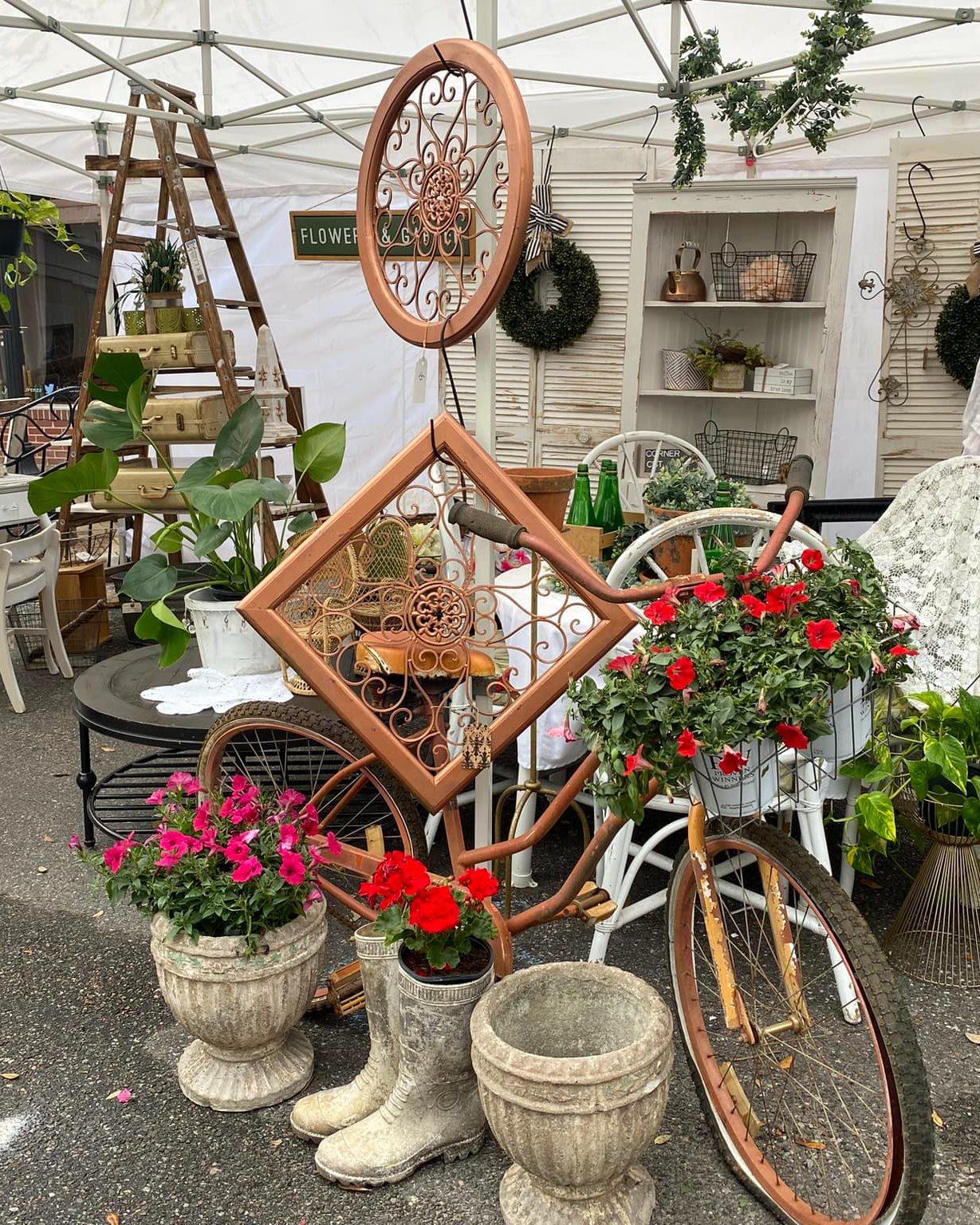 Visit historic downtown Brooksville this Saturday for a vintage market like no other! 

The Fancy Flea is an outdoor market offering gorgeous vintage finds, clothing, gifts and so much more. Stop by out local boutiques, restaurants, and enjoy live music while you shop!

When: March 1, 2025 - 9AM - 4PM
Where: 15 N Main Street, Brooksville, FL
More info: FancyFlea.net

📸 credit: fancyflealakeland_

#FLAdventureCoast #vintagegoods #florida #lovefl #visitflorida #brooksville #centralflorida #floridaevents