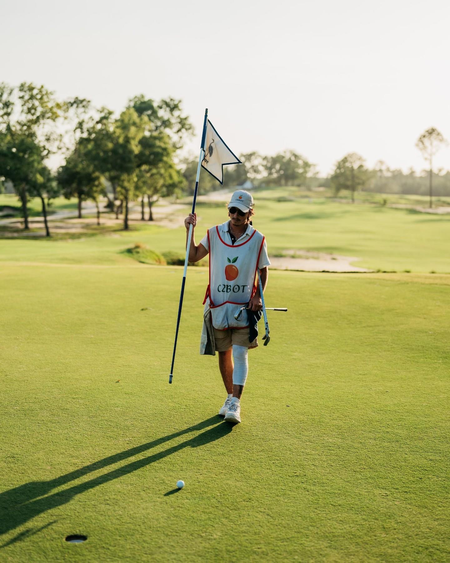 Summer days on Karoo ⛳

📷: jeffkmarsh

#cabotcitrusfarms #cabot #karoo #thewedge #roost #thesqueeze #floridagolf #golfUSA #brooksville #visitbrooksville #resortgolf #stayandplay #cottages #dreamgolf #sunsetgolf #sensationalgolf #worldclassgolf #amenities #floridatourism #explorebrooksville #destinationgolf #golfphotography #teetime