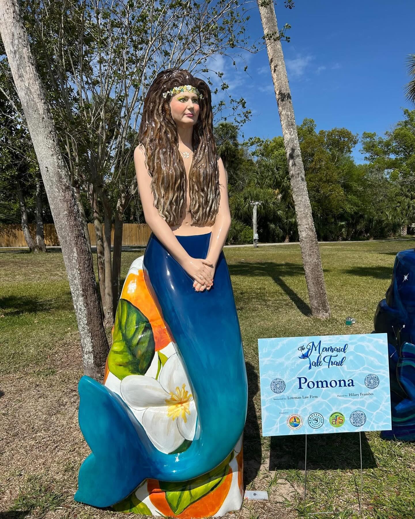 Honored to be chosen to paint a mermaid for the mermaidtaletrail!  Thank you to my sponsor, lowmanlawfirm ☺️
Pomona is a mermaid goddess of fruit trees and orchards. She sits atop ripe oranges and blossoms, referencing the roots of Hernando County and Florida’s flagship industry. Pomona ensures the flourishing of nature and prosperity for all the people of Hernando County, as well as tourists who gaze upon her! 🍊 
📸 hernandoarts  #mermaid #mermaidtaletrail #hernandocounty #hernandoarts