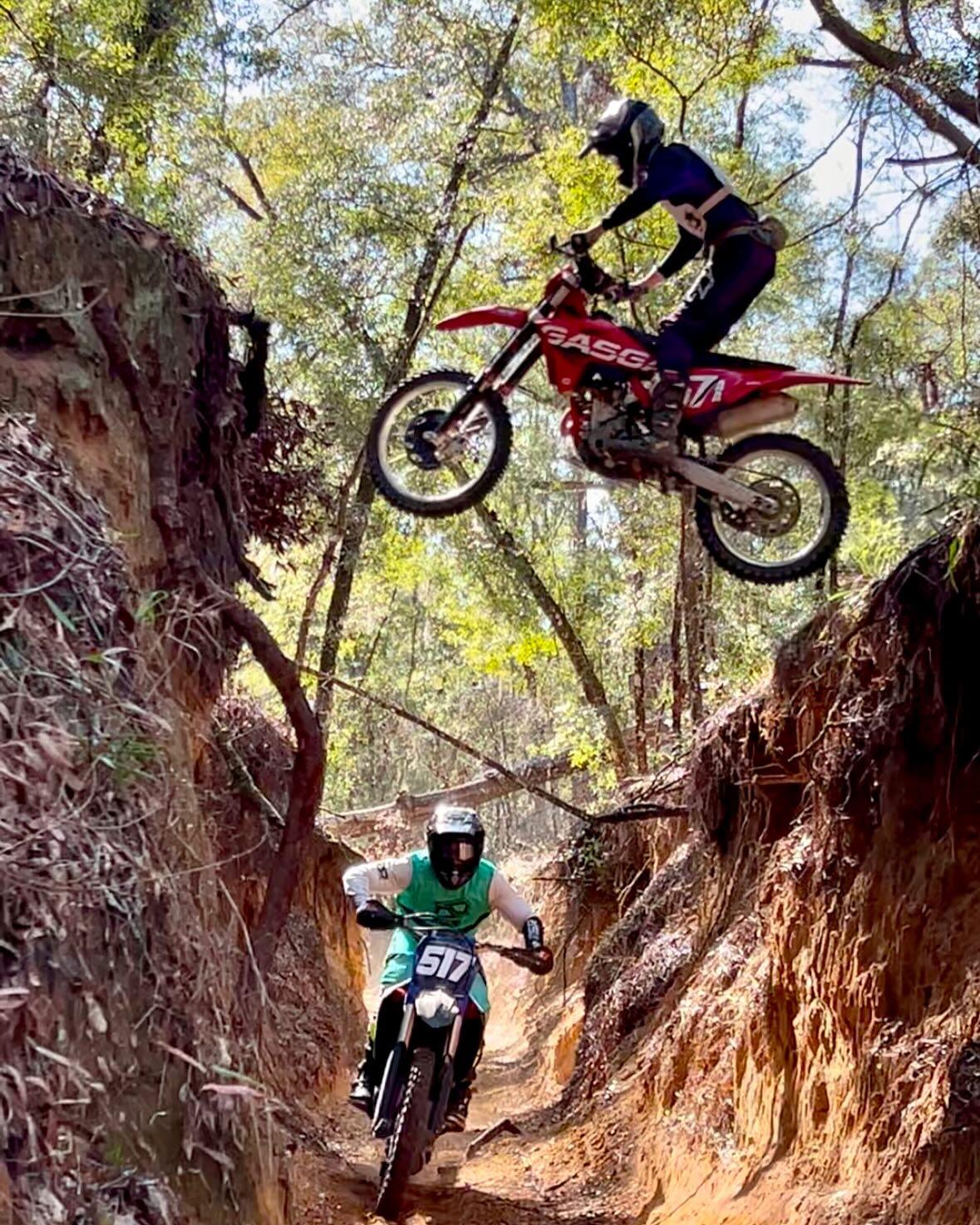 Florida trip was one for the books! Camping at Croom, Dade City MX, then watching Tampa Supercross. Such a fun time with friends!! #croom #florida #supercross #dirtbike #singletracks