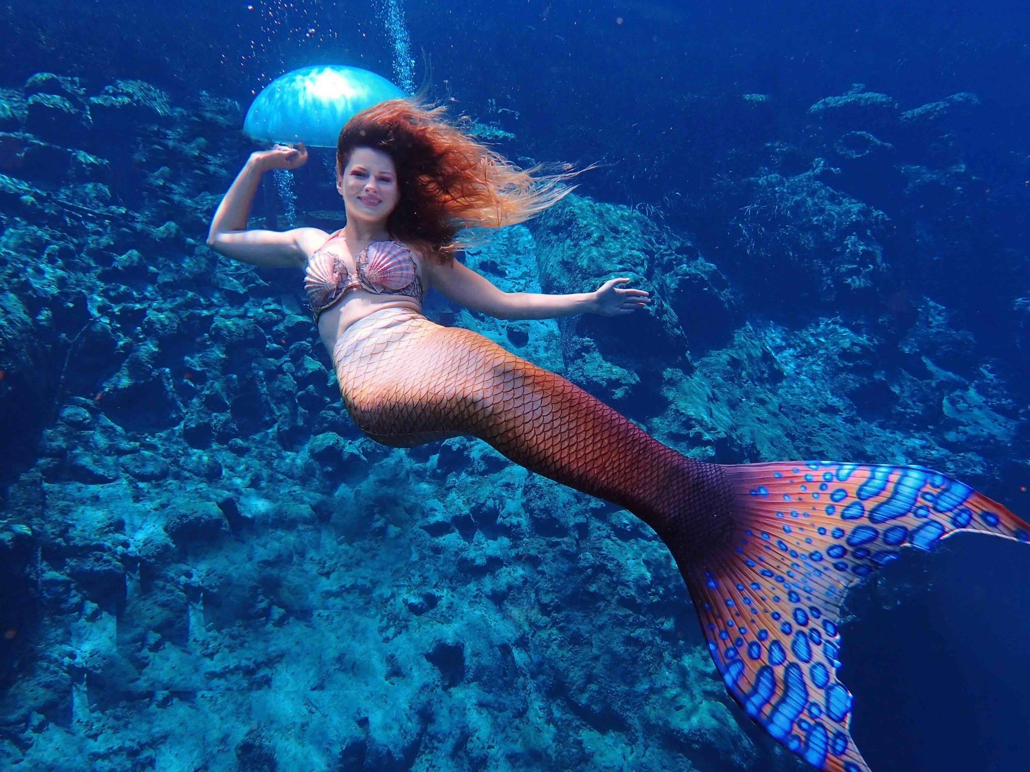 🧜🏻‍♀️ Happy #MermaidMonday with Ashleigh! The mermaids perform daily, 365 days a year. (Weather permitting). Check the free app for the latest showtimes.

Download the new Friends of Weeki Wachee Springs State Park for FREE and sign up for real-time notifications, including weather closures, the release of camp dates, capacity updates, Buccaneer Bay schedule, Mermaid Show times, and other important information. Visit https://friendsofweekiwachee.com/app/ for more details.

#mermaid #lovefl #fladventurecoast #tourism #travel