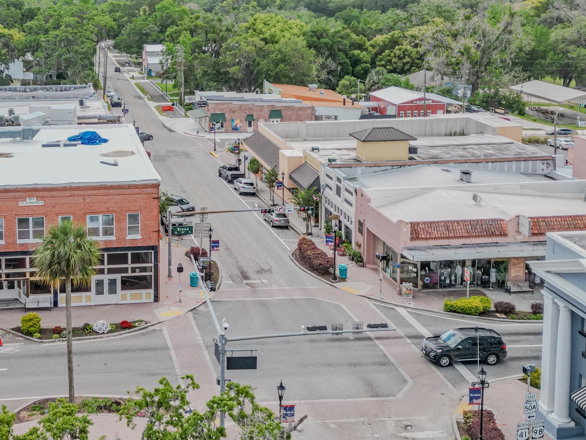 Let's go!!! ⏳  Are you ready for this morning's Brooksville Matters?
We’ll be at The Bistro at 7:30 AM this morning to talk all things Brooksville with City Manager Lisa Hendrickson. You don’t want to miss this vital update on our city’s direction.

#LastCall #BrooksvilleMatters #DowntownEvents #CityVision #LocalLeadership #BrooksvilleFL #CityManagement #GrowthAndDevelopment #TheBistro #BrooksvilleMatters #ChartingTheCourse #DowntownBrooksville #CommunityVision #WeLoveBVL #CityofBrooksville