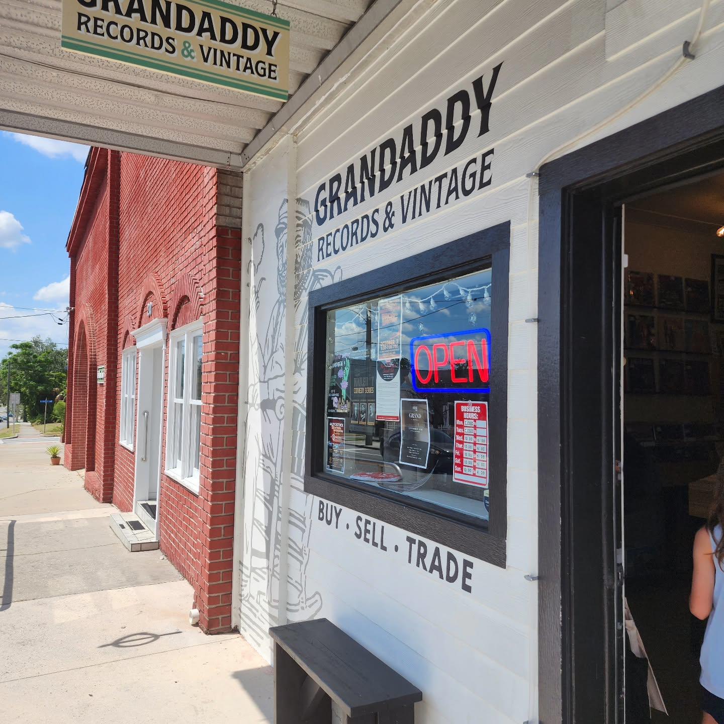 This is not my normal post, but I went downtown today and had to stop by here. Hes got retro toys, TVs and clothes! 

BTW- When did the 90s become retro? I mean I'm not THAT old, am I?

grandaddyrecords

#smallbusiness #smalltown #records #recordstore #retro #grandaddy #grandaddyrecords #vintage #downtownbrooksville #brooksvilleflorida #brooksvillefl