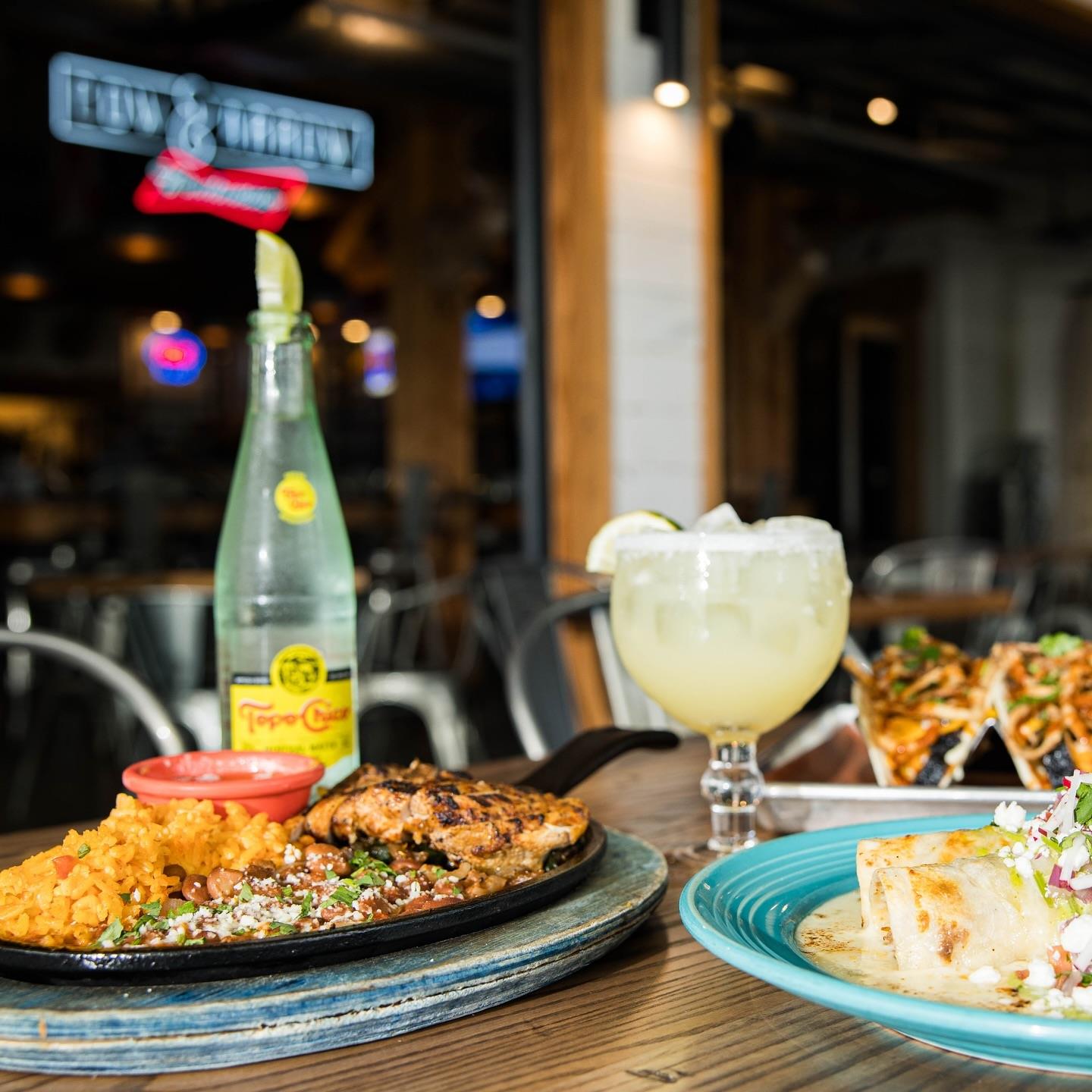 GIVEAWAY ALERT! Whether you’re a BBQ enthusiast or Tex-Mex lover, Bow & Arrow has you covered! This family-friendly restaurant serves up a variety of plates from brisket to enchiladas. Lucky for you, we’re giving one winner a $50 gift card! 

How to enter: 
1. Like this post
2. Follow @auburnopelika 
3. Follow @bowandarrowauburn 
4. Tag a friend
5. Share to your story

Giveaway will end on Sunday (12/15) at midnight. Winner will be announced Monday (12/16) and be contacted via direct message. Good luck!

#auburnopelika #bowandarrowauburn #texmex #bbq #southerncomfortfood #giveaway #fanfavorite #margaritas #eatlocal #bowandarrowbbq #tacos #brisket #bestbites