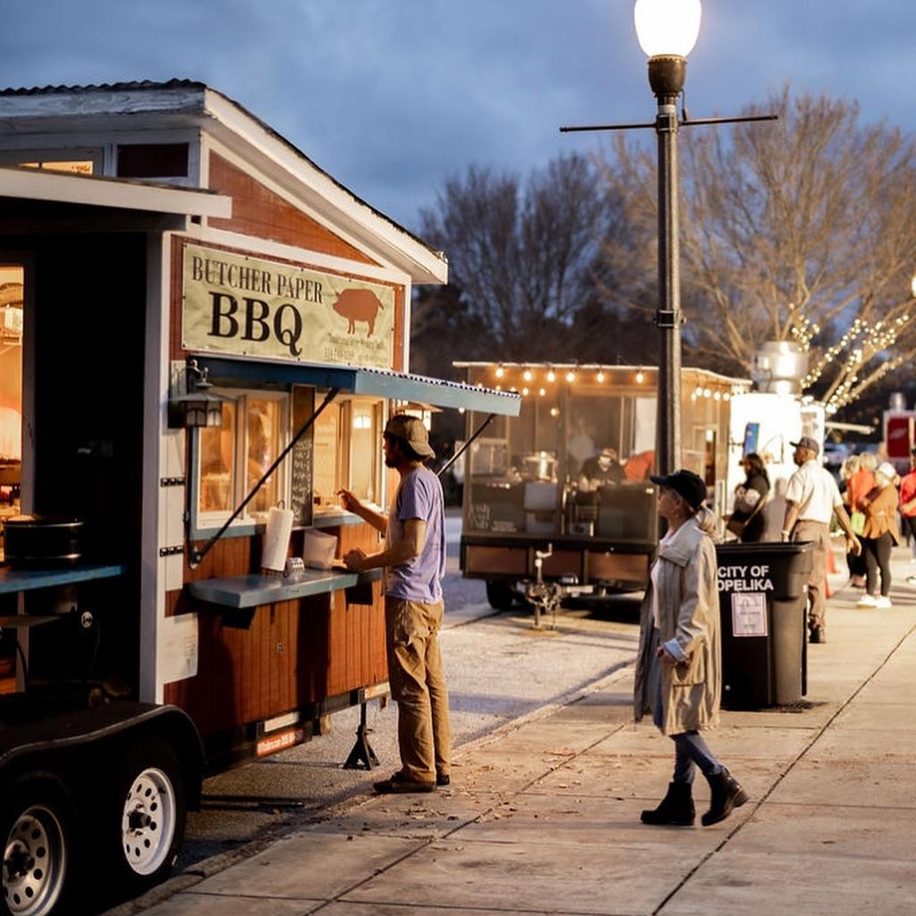Enjoy brews, bites, and beautiful downtown Opelika this week at Food Truck Friday! Embrace the season with live music and a variety of delicious food options on wheels from 5-10 p.m. Check out @opelikachamber on Facebook to see who will be parked where and what’s on the menu.

#auburnopelika #downtownopelika #foodtruckfriday #foodonwheels #livemusic #brews #bites #opelikachamber