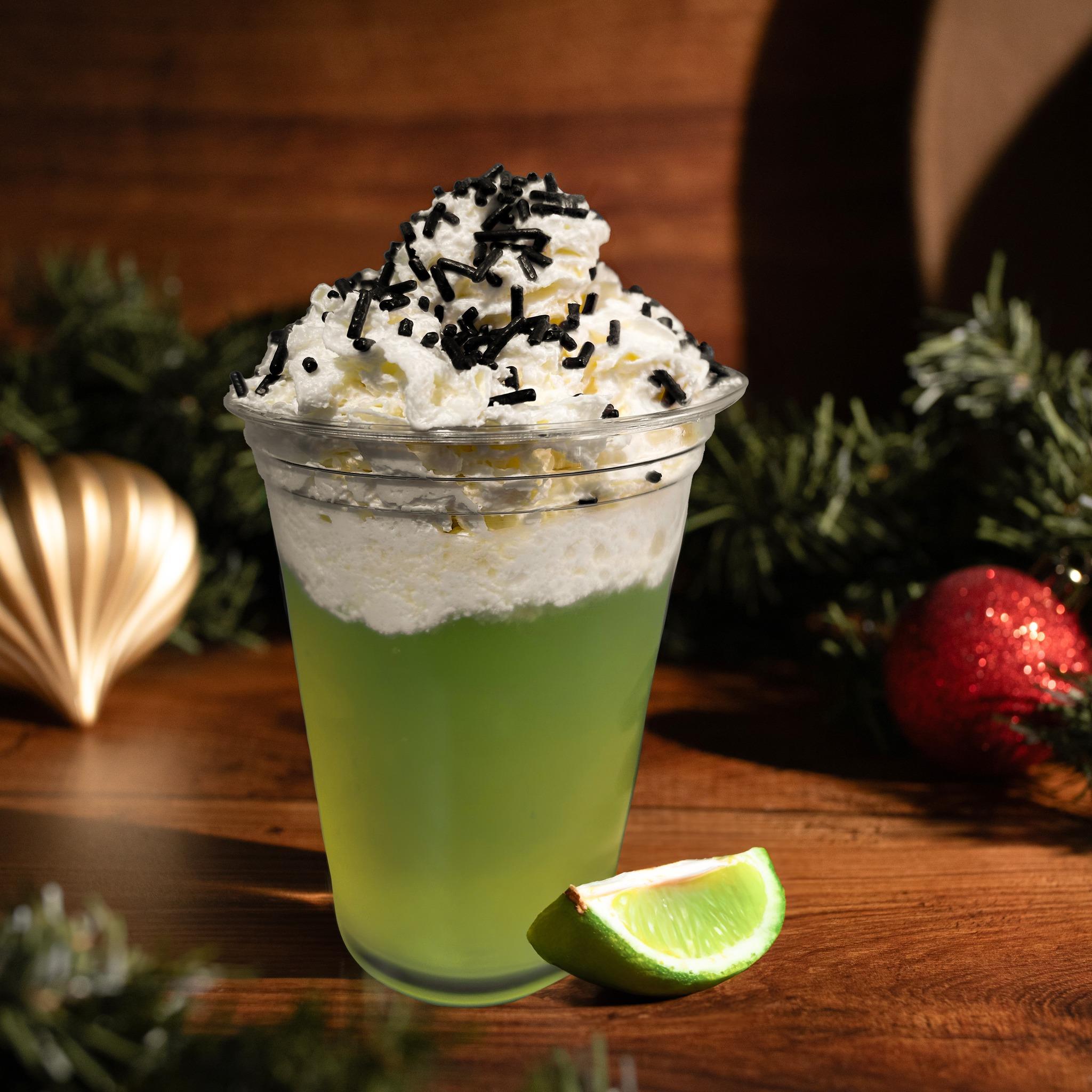 Ho Ho Howdy Do, Partner! Dive into the tropics this holiday with La Pinsa's The Grunchmas! 

Glugg’s Good Vibe Drip Key Lime Coconut, crowned with La Pinsa’s special whipped cream and fresh chocolate shavings, brings a whole new meaning to holiday cheer in a glass! 🥥🍫 

📸: @stephkingeryphotography 
🎅🏻: coolcrafttrail.com/christmas
#CoolCraftChristmas #SippinWithSheriffSanta