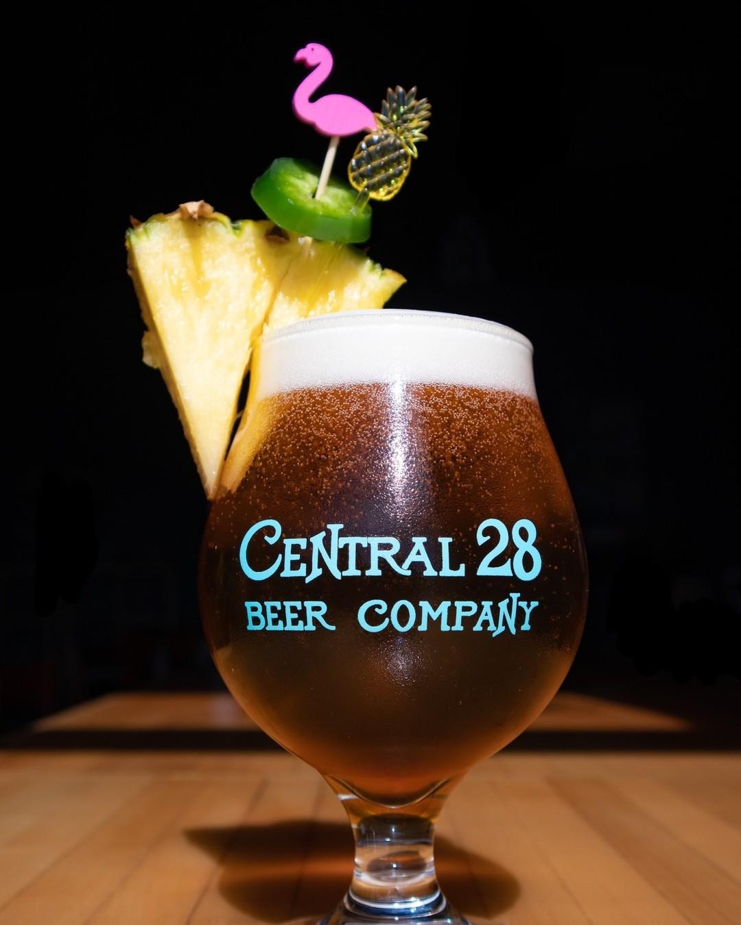 Summer's not over yet, so why not say "Hello" to this drink ?

Hot and Refreshing at the same time, 'Hello Summer' is a Pineapple Jalapeño Sour brought to you by Central 28 Beer Co. 

Garnished with Fresh Pineapple, this drink is sweet and tart, with a small kick from the jalapeño.

Be sure to vote for 'Hello Summer' at coolcrafttrail.com/summer !

#coolcraftsummer #coolcrafttrail #visitwestvolusia
