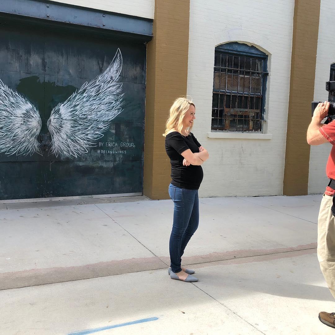 Behind the scenes @delandwings @persimmonhollow with @howtodoflorida #delandwings #wingsofthewest #persimmonhollow #howtodoflorida #florida #drinksensiblybutgetweird #visitwestvolusia #getawayandplay