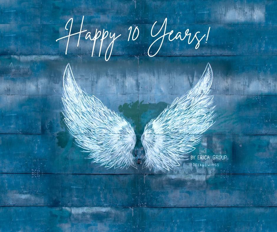 🎈𝙃𝙖𝙥𝙥𝙮 𝘽𝙞𝙧𝙩𝙝𝙙𝙖𝙮 𝘿𝙚𝙇𝙖𝙣𝙙 𝙒𝙞𝙣𝙜𝙨!

Today marks the 10th Birthday of the DeLand Wings!🎉 

🥳 Join us at the DeLand Wings on Persimmon Lane to celebrate between 2 pm and 4 pm!

#delandwings #wingsofthewest #visitwestvolusia #oldfloridanewvibe #delandmural #delandmurals #mural #murals