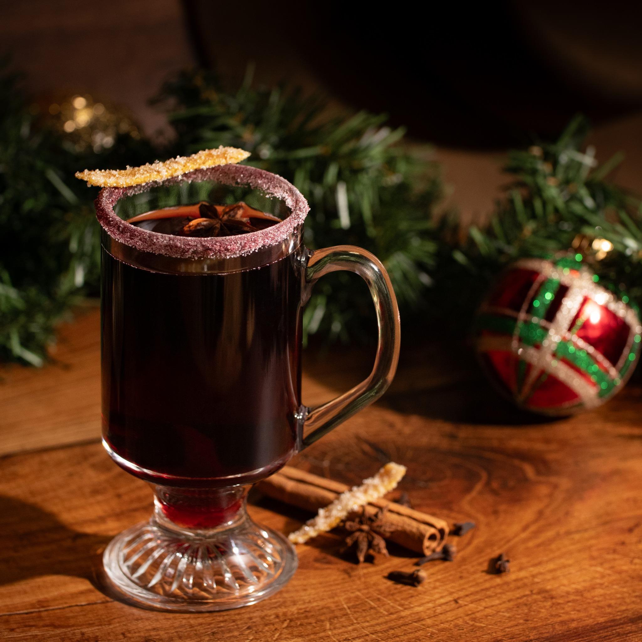 Ho Ho Howdy Do, Pardner! Learn for yourself ‘How the West was Wined’ with @elusivegrape's special concoction. 

A warm, spiced Cabernet, infused with orange & spice syrup, clove, star anise, and cinnamon, topped with a candied orange peel. It's the essence of the Western spirit in every sip. 🍷🌟 

📸: @stephkingeryphotography 
🎅🏻: coolcrafttrail.com/christmas

#CoolCraftChristmas #SippinWithSheriffSanta