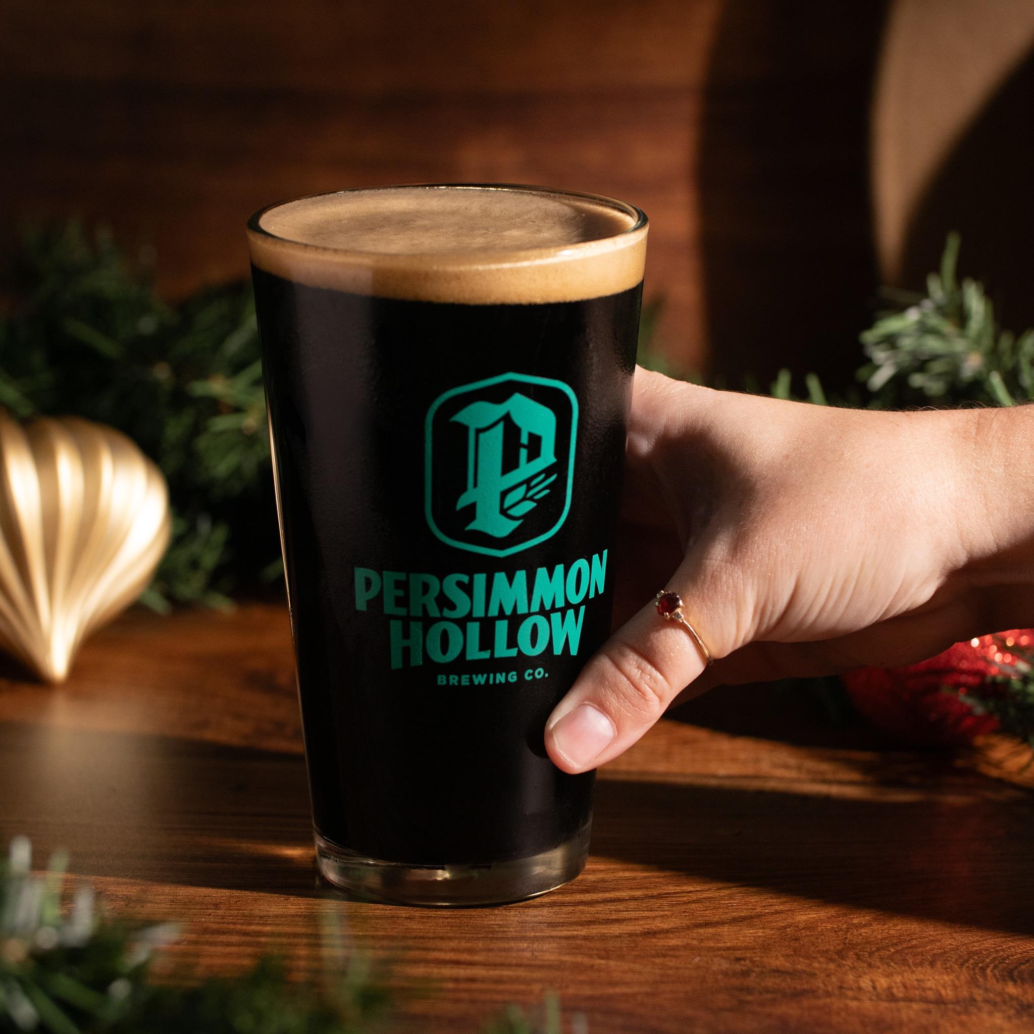 Ho Ho Howdy Do, Partner! @persimmonhollow's Freddy Fitz brings you a Belgian stout with sweet, malty flavors and a crisp, funky finish, named after the former Sheriff, Freddie Fitzgerald. Ideal for toasting under the Western holiday sky! 🍻🌌 

📸: @stephkingeryphotography
🎅🏻: coolcrafttrail.com/christmas

#CoolCraftChristmas #SipWithSheriffSanta