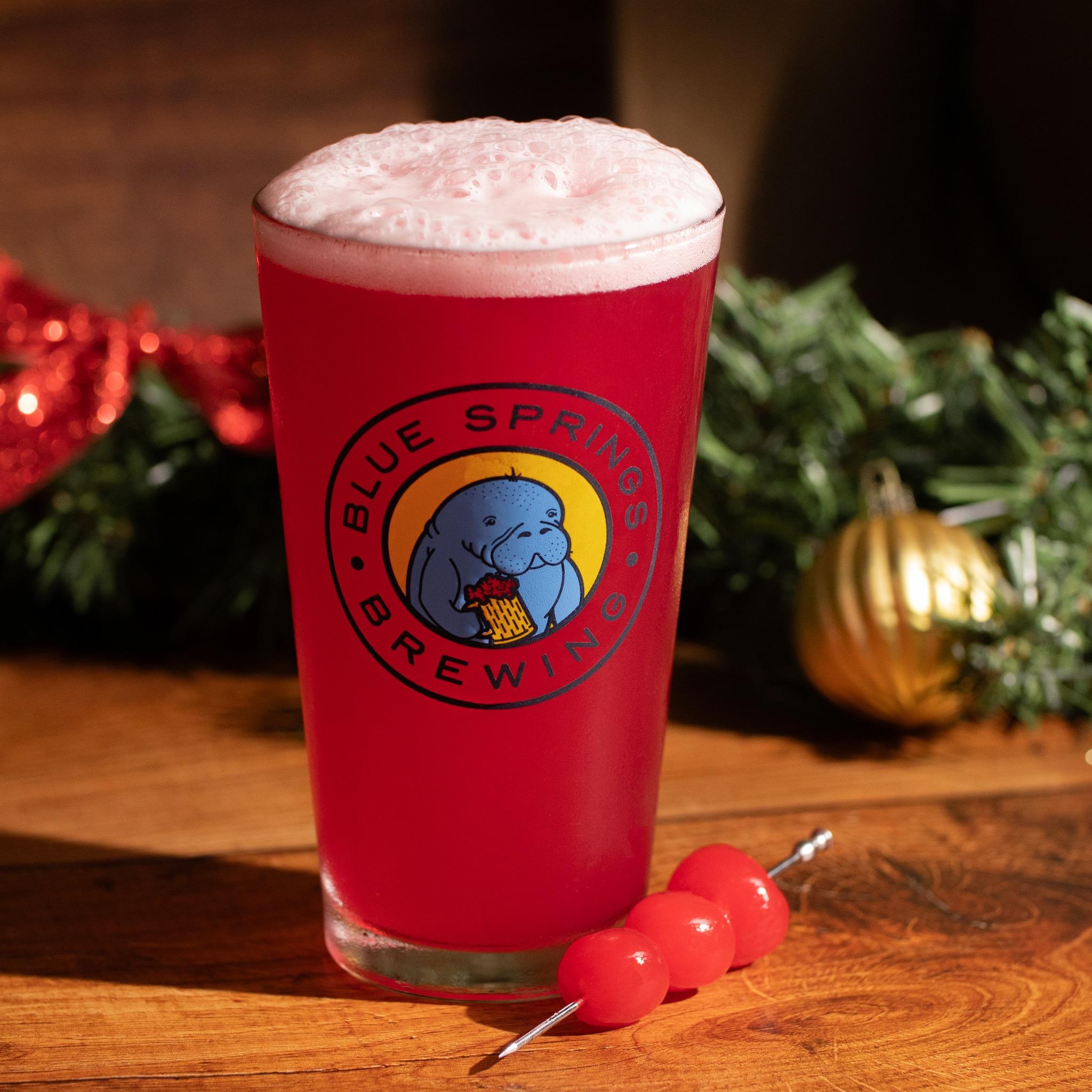 Ho Ho Howdy Do, Partner! @bluespringsbrewing's Cherry Pie Blonde Ale is like the holidays in a glass with warm spices and cherries. 

It's a true taste of festive cheer, perfect for your wild west celebration! 🍒🍺 

📸: @stephkingeryphotography 
🎅🏻: coolcrafttrail.com/christmas
#CoolCraftChristmas #SippinWithSheriffSanta