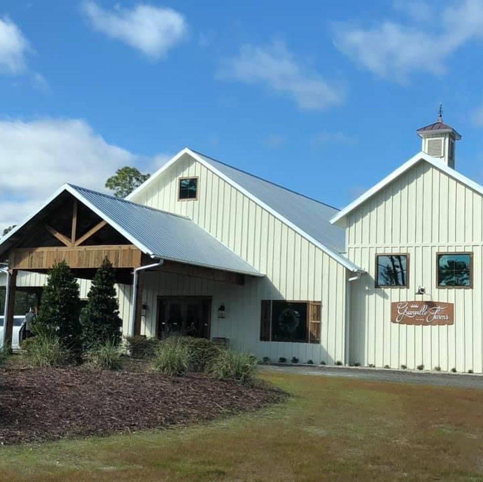 Beautiful new wedding and event venue in West Volusia located in Lake Helen @granvillefarms #barnvenue #weddingvenue #westvolusiaweddings #visitwestvolusia #eventvenue #weddingideas
