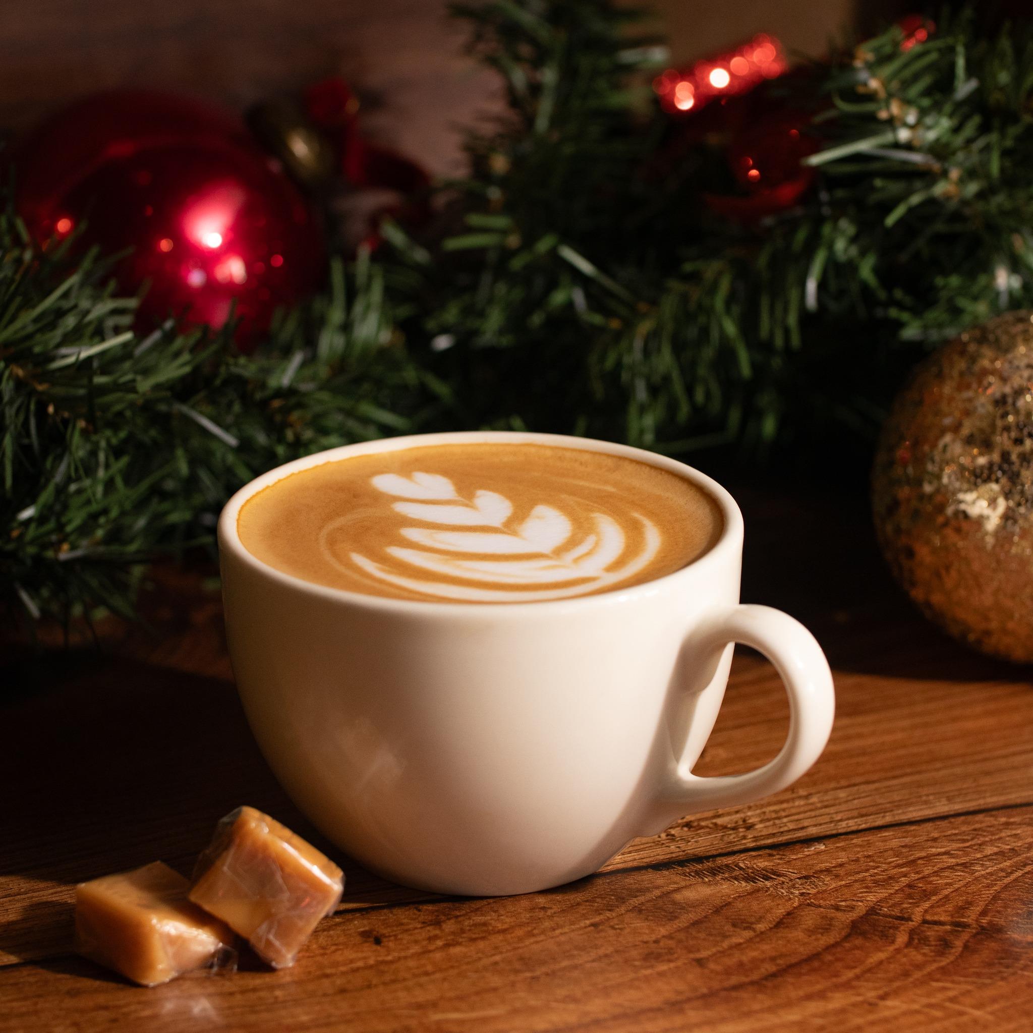 Ho Ho Howdy Do, Pardner! Strike gold with @trilogycoffee's Gold Rush! 

Their debut caramel latte, complete with house-made caramel sauce, is the flavor everyone's been digging for 'round these parts since the pioneer days. ☕🥇 

📸: @stephkingeryphotography 
🎅🏻: coolcrafttrail.com/christmas
#CoolCraftChristmas #SippinWithSheriffSanta #Yippee