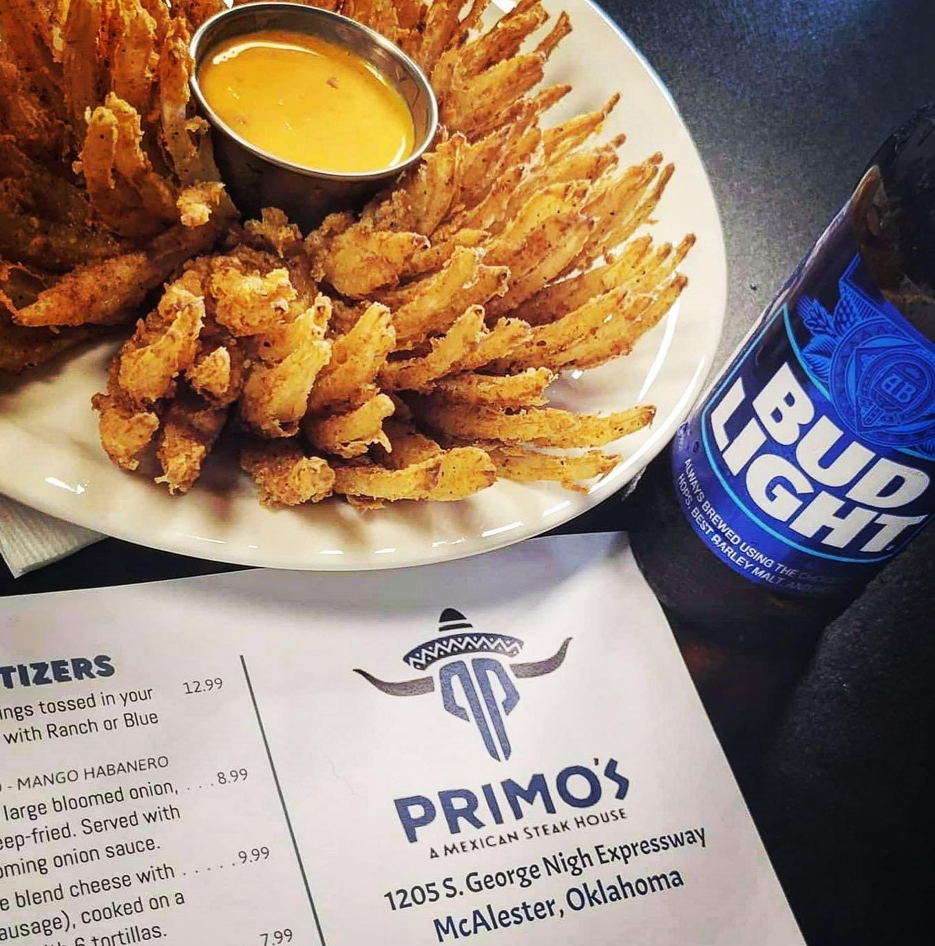 #foodfriday #mymcalester #exploremcalester #foodie #goodeats #steakhouse #bloomingonion #McOK #yum #fridayeats #weekend #weekendvibes #colddrink #budlight #budweiser #coldbeer #dinnerdate #dinnerplans #musteat #mcalester #mcalesterok #mcalesteroklahoma#oklahoma #travel #tourism #oklahomatoday #discoveroklahoma